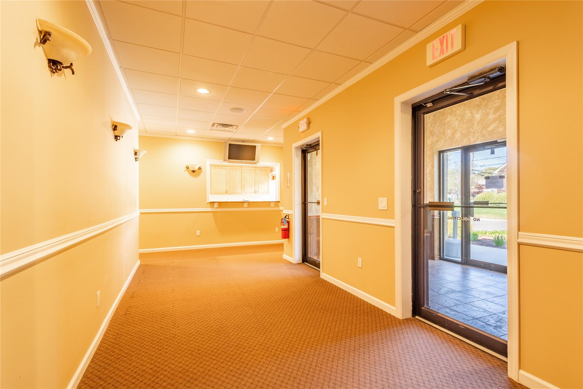 189 Route 25/Main Road, Riverhead, NY 11901