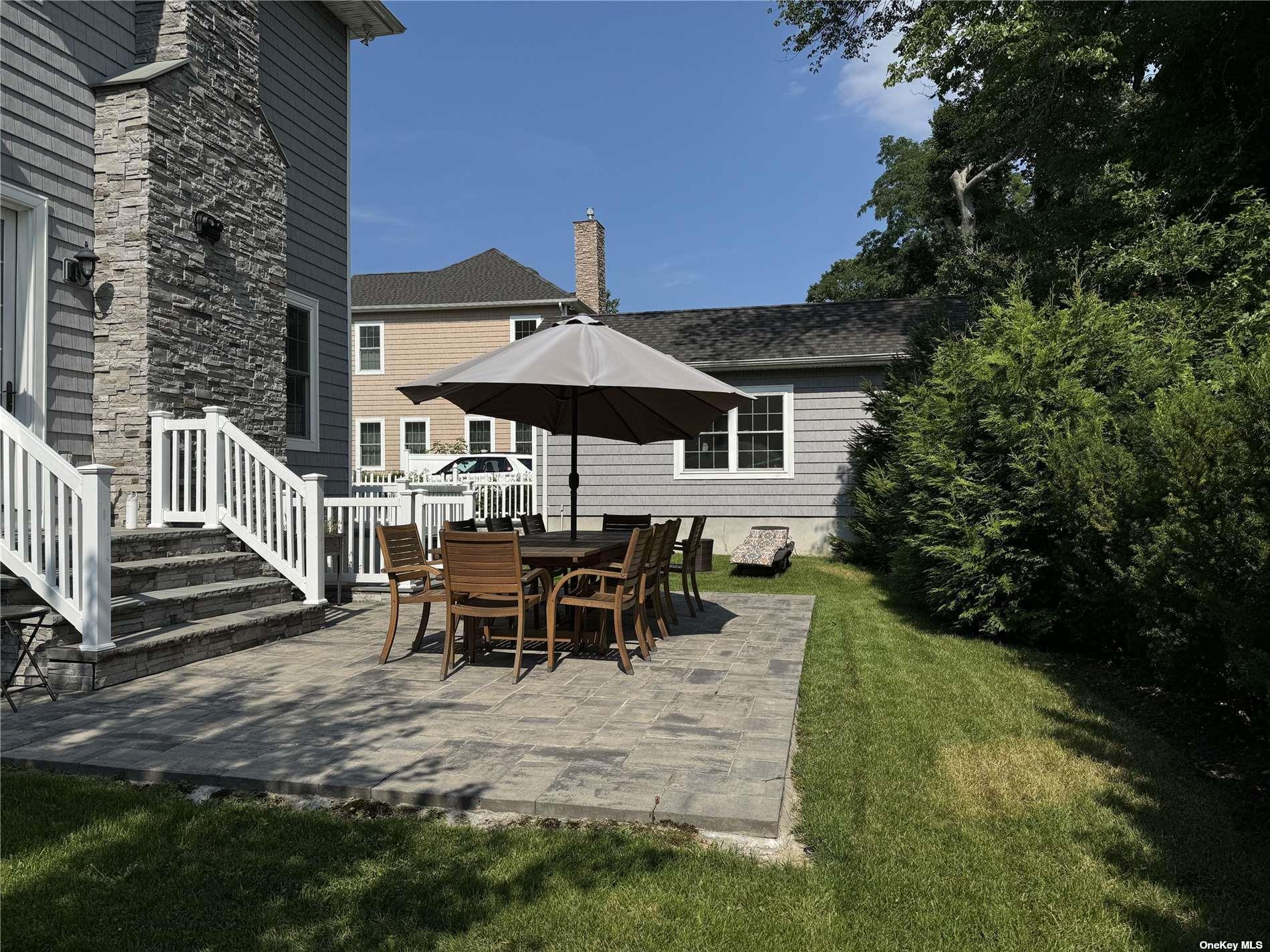 2 Seaman Road, Glen Cove, NY 11542