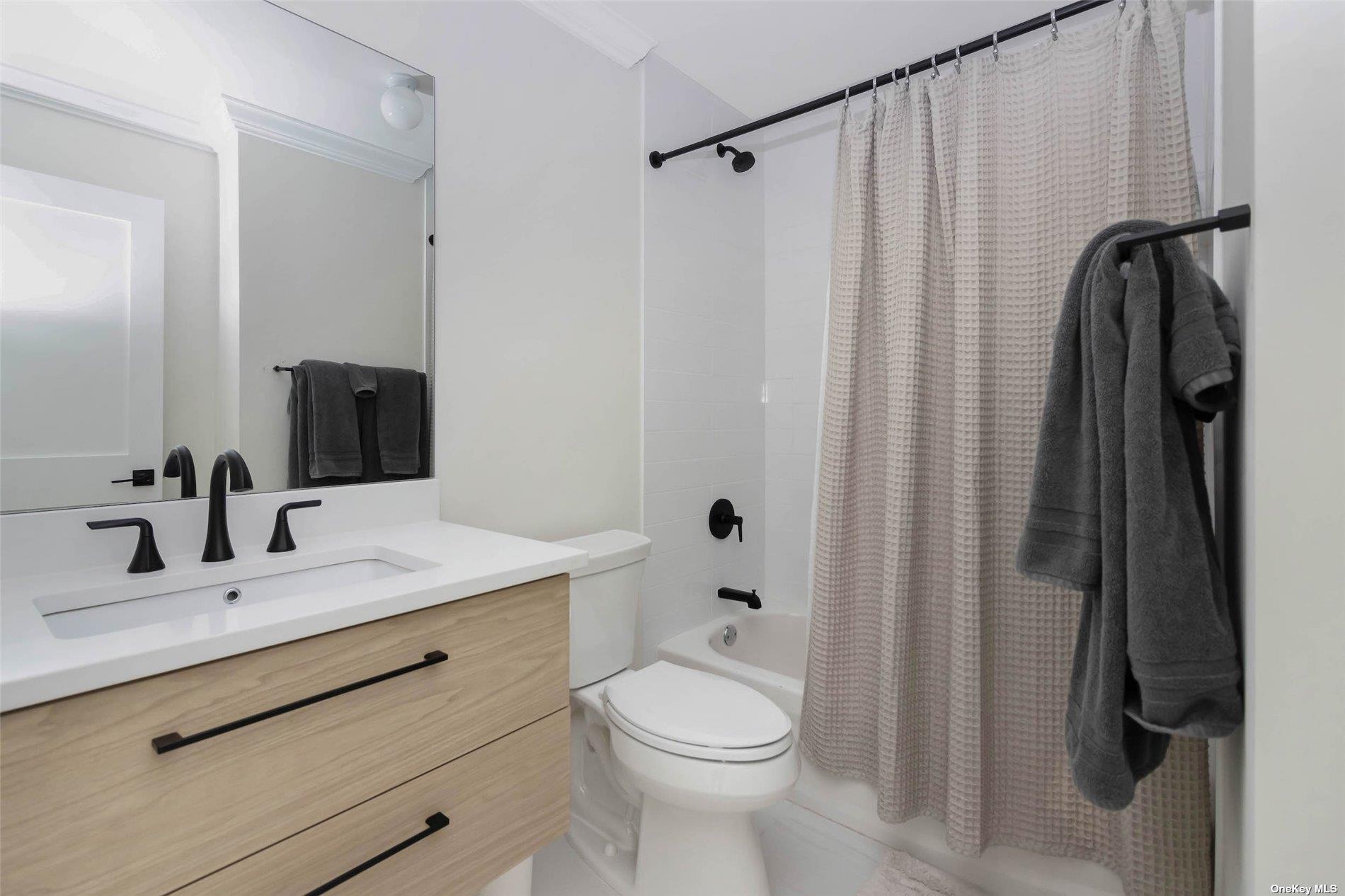 950 Tasker Lane, Greenport, NY 11944