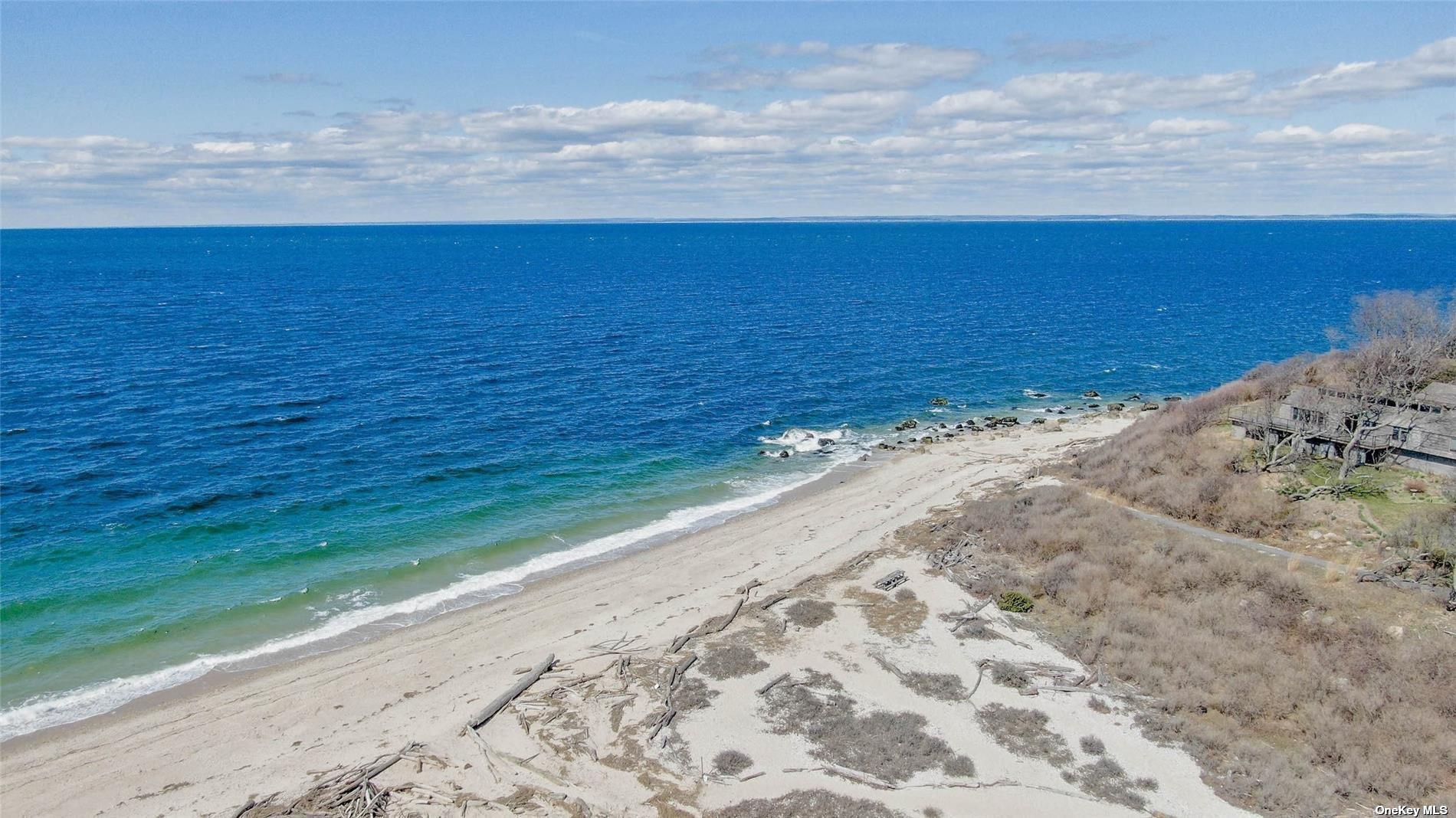 950 Tasker Lane, Greenport, NY 11944