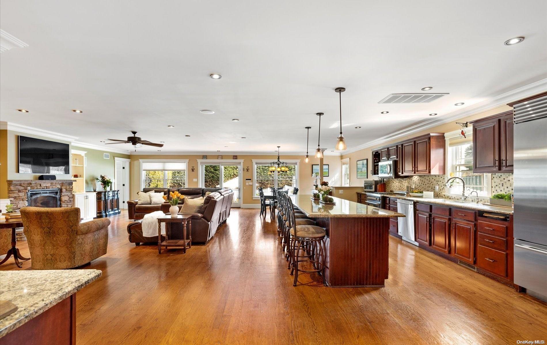 162 Ivy Street, Oyster Bay, NY 11771