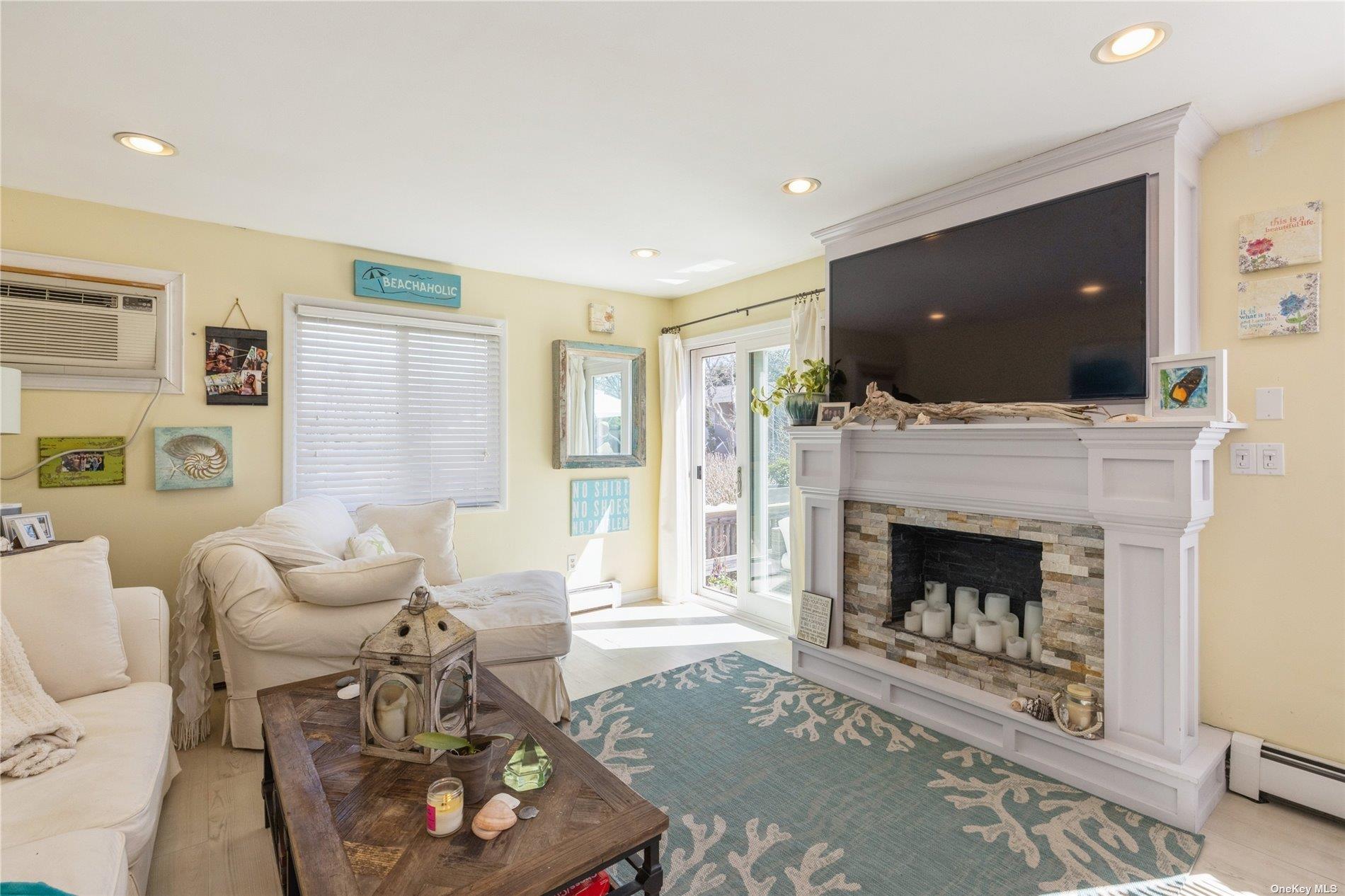 95 Springville Road # 8, Hampton Bays, NY 11946