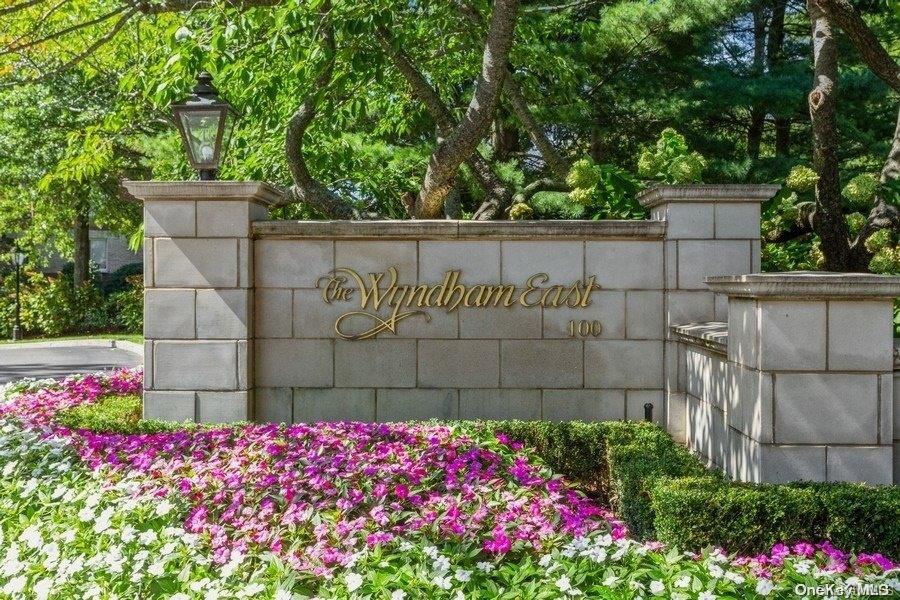 100 Hilton Avenue # 308, Garden City, NY 11530