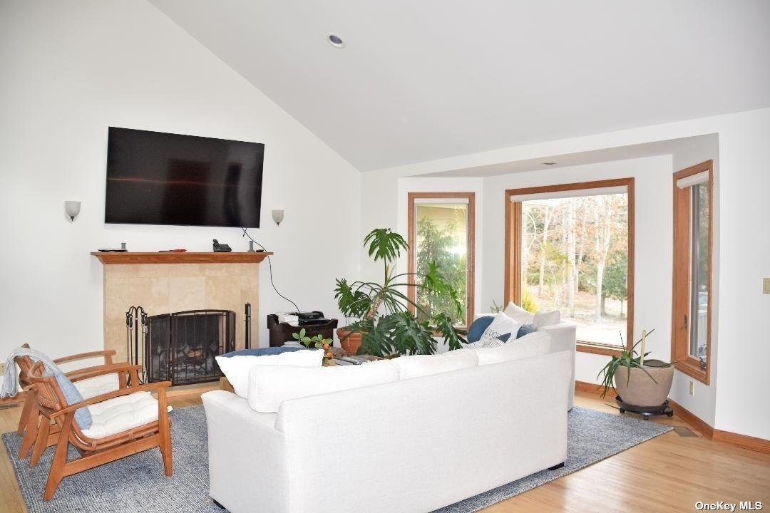 49 Old Main Road, Quogue, NY 11959