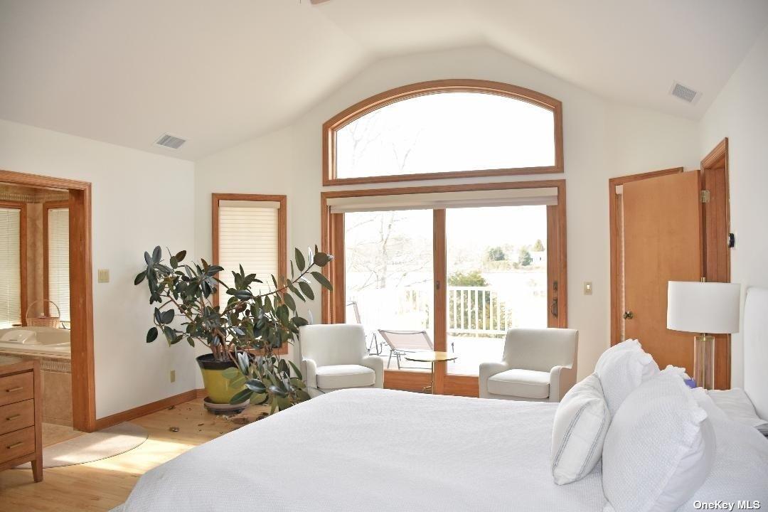 49 Old Main Road, Quogue, NY 11959