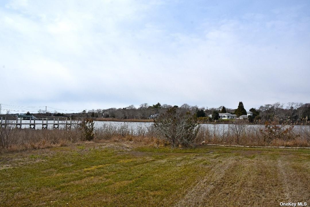 49 Old Main Road, Quogue, NY 11959