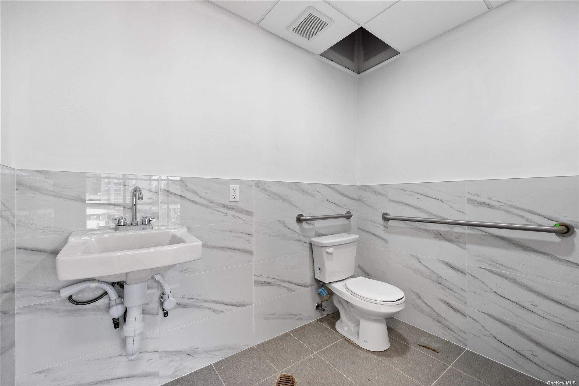 133-20 41st Road # 3B, Flushing, NY 11355