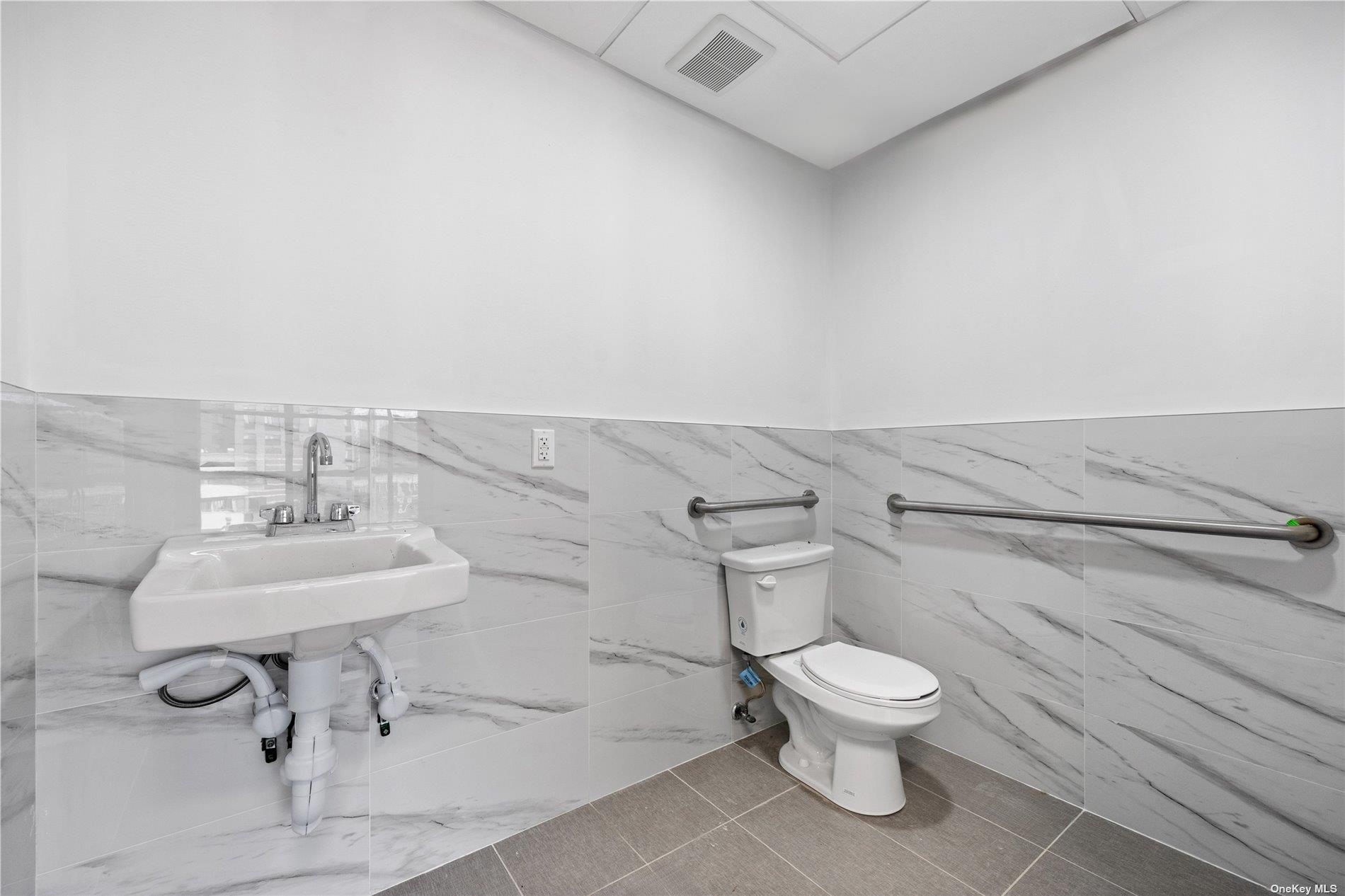 133-20 41st Road # 5B, Flushing, NY 11355