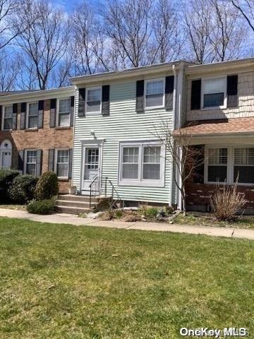 19 Penn Commons # 19, Yaphank, NY 11980