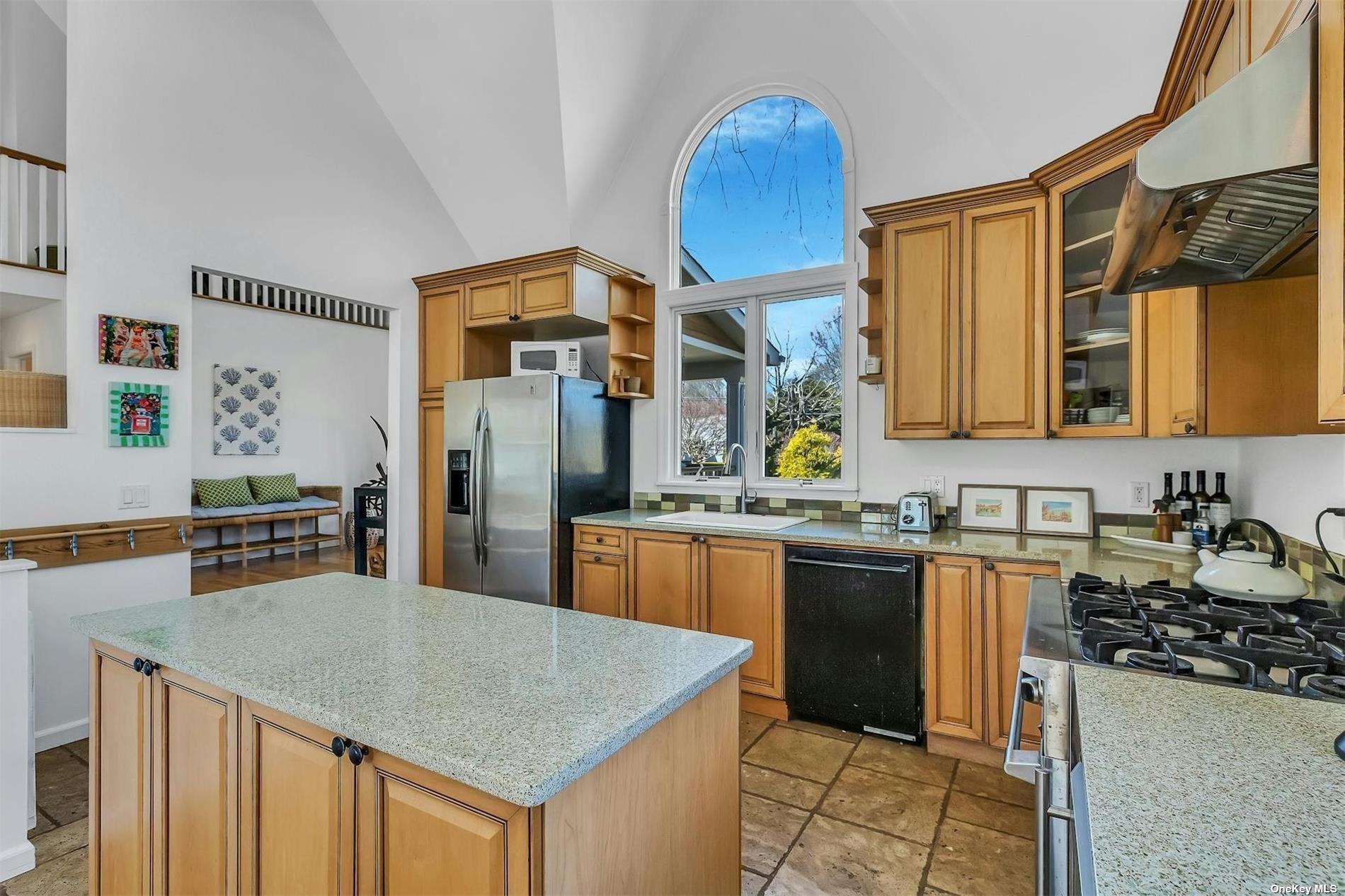 6 Nidzyn Avenue, Remsenburg, NY 11960