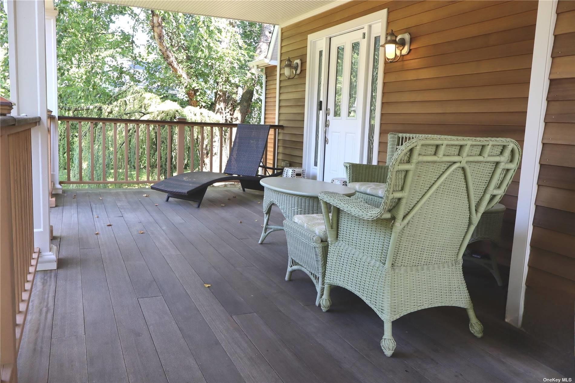 6 Nidzyn Avenue, Remsenburg, NY 11960