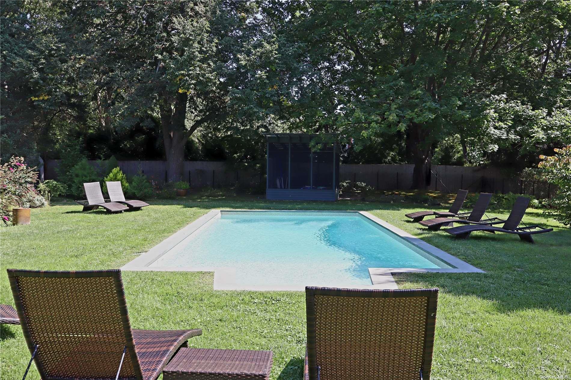 6 Nidzyn Avenue, Remsenburg, NY 11960