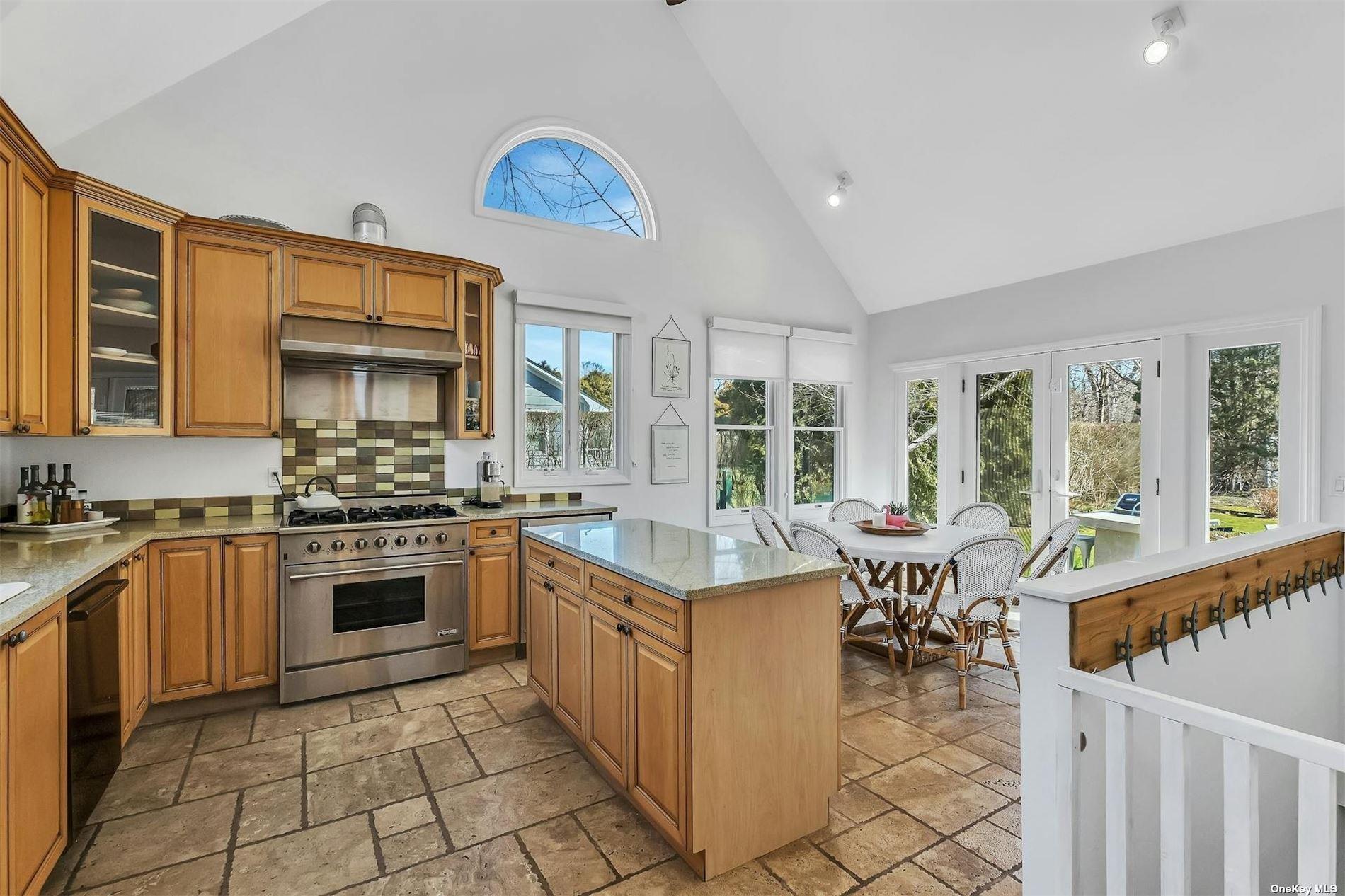 6 Nidzyn Avenue, Remsenburg, NY 11960