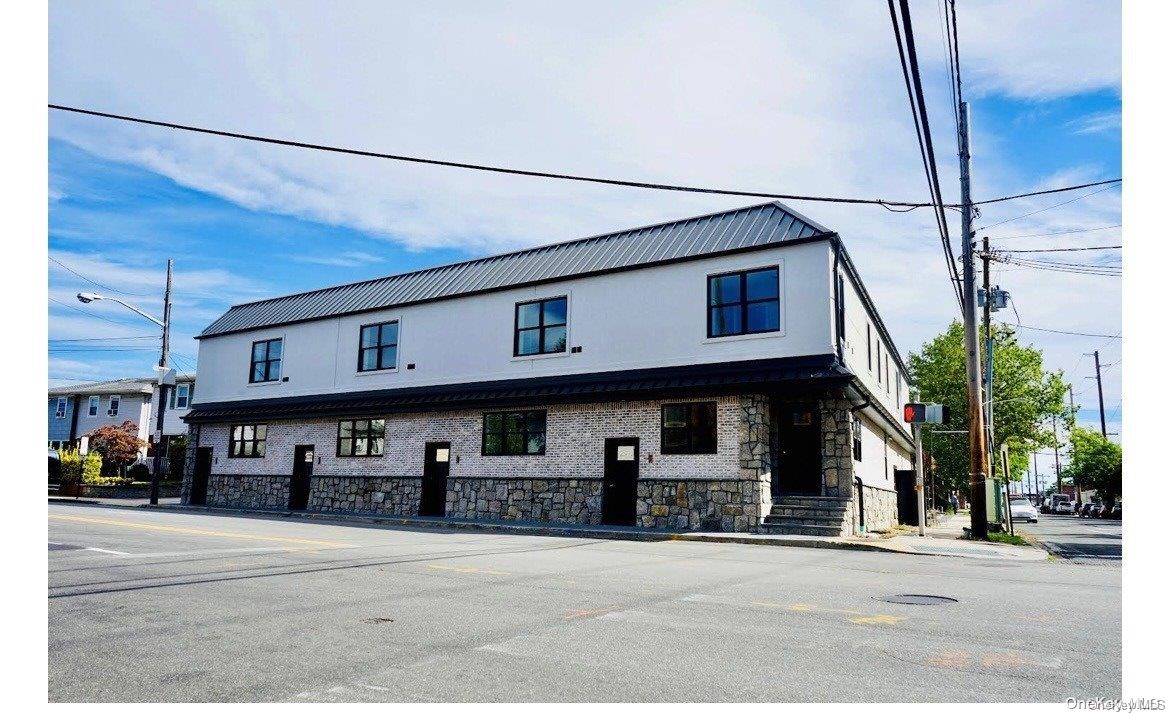 78 Roslyn Road, Mineola, NY 11501