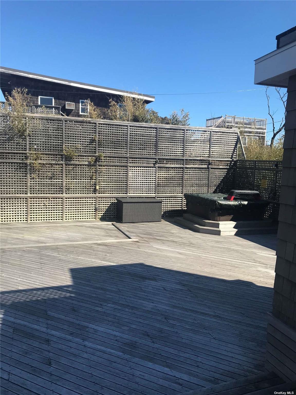 16 Crescent, Seaview, NY 11770