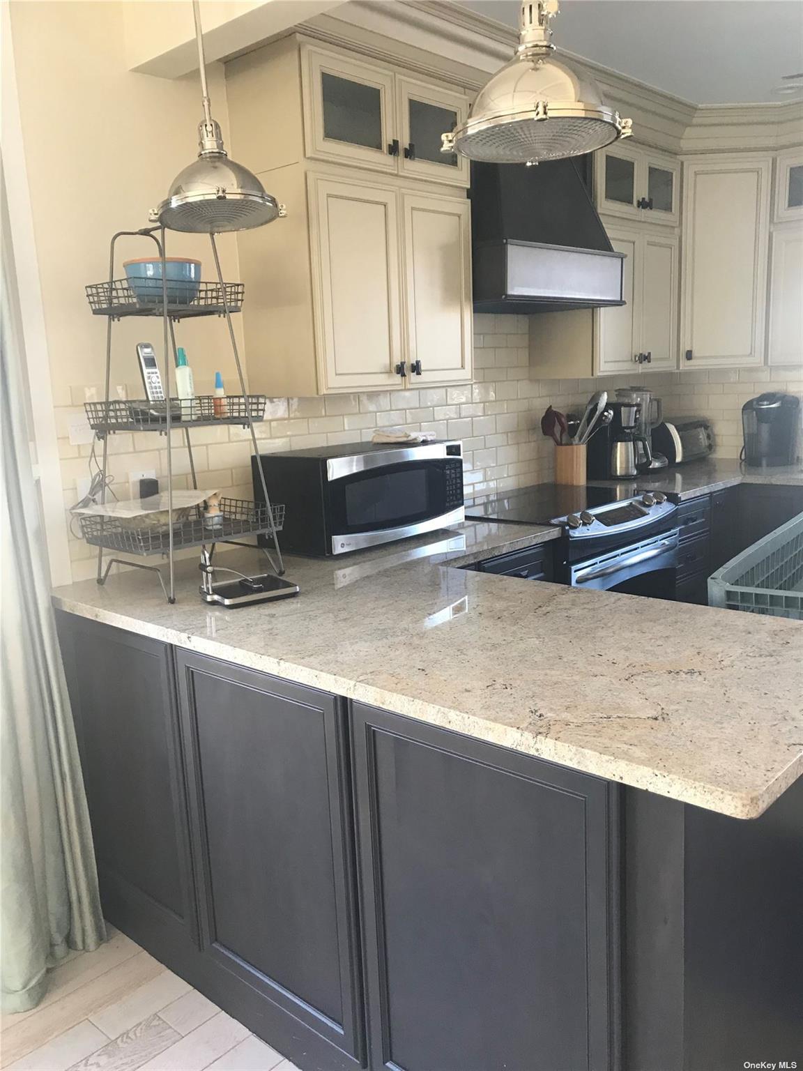 16 Crescent, Seaview, NY 11770