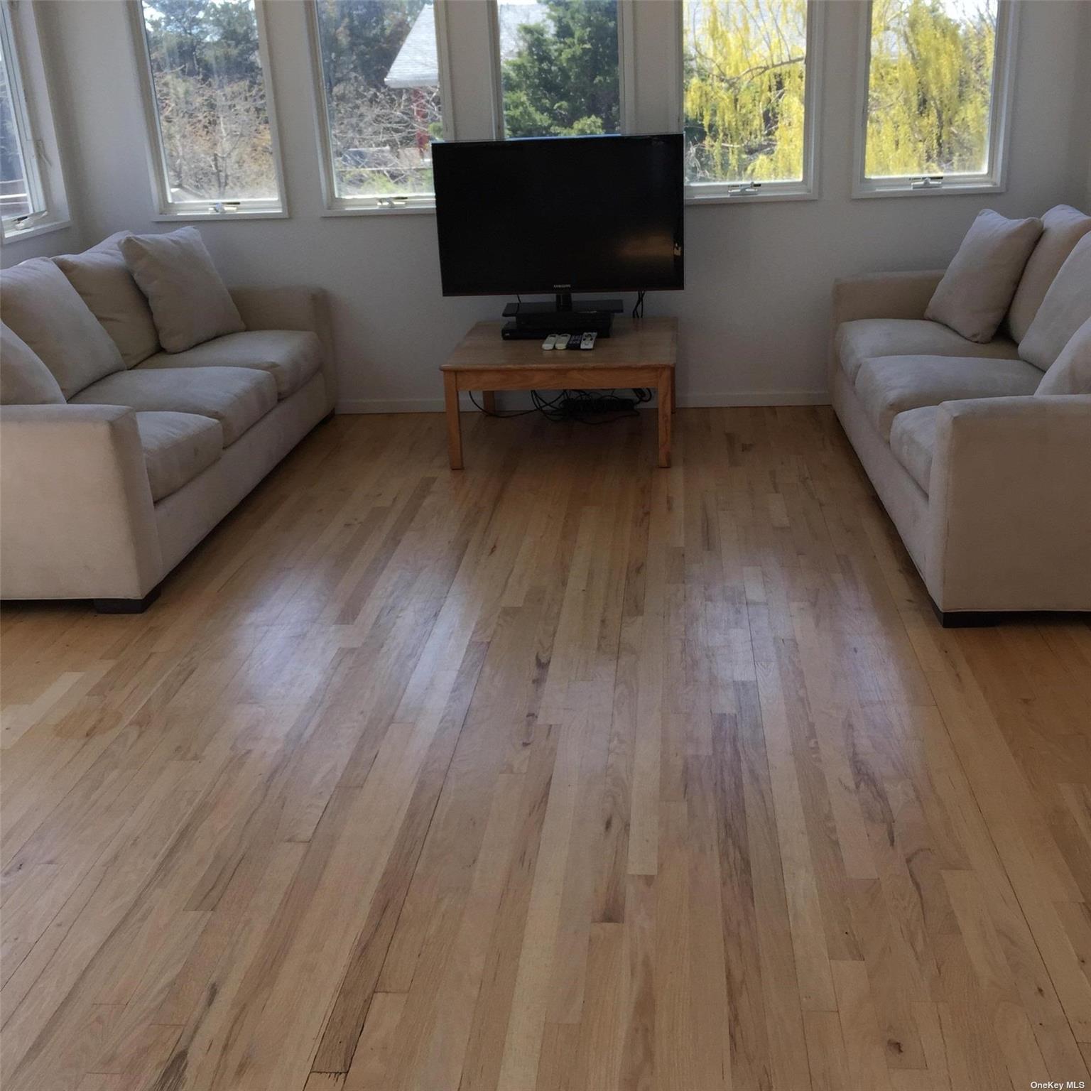 42 Evergreen, Seaview, NY 11770