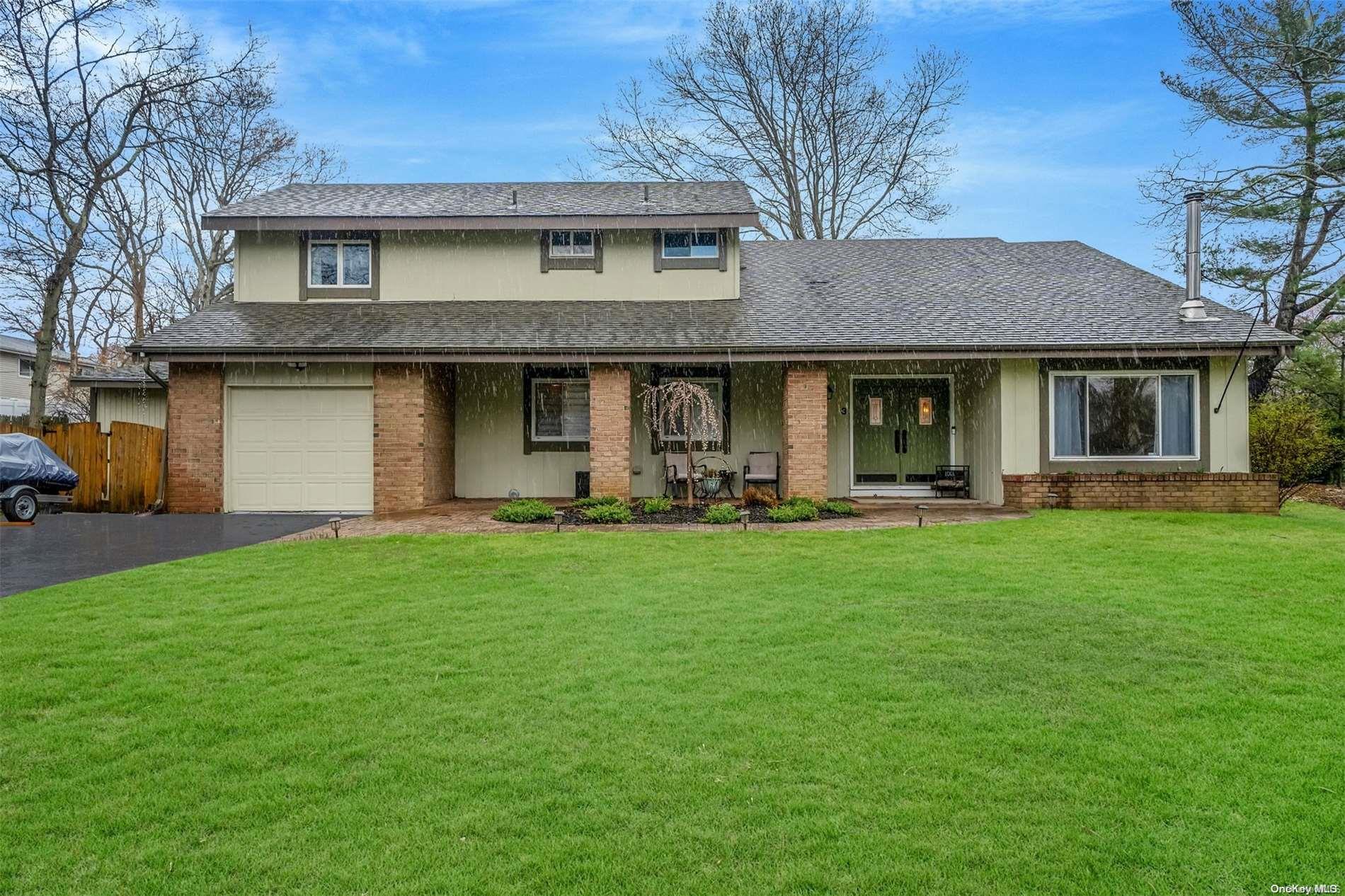 3 Oakdale Avenue, Farmingville, NY 11738