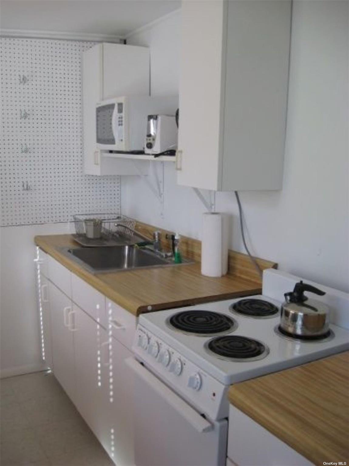 66 Dune Road, Quogue, NY 11959