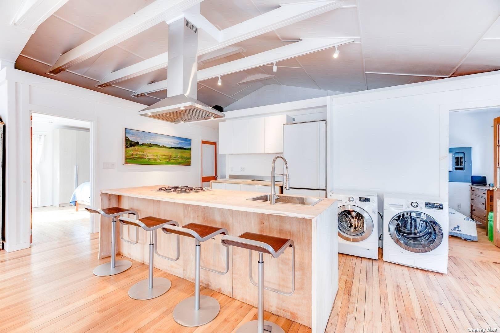 9 Deer Lane, East Hampton, NY 11937