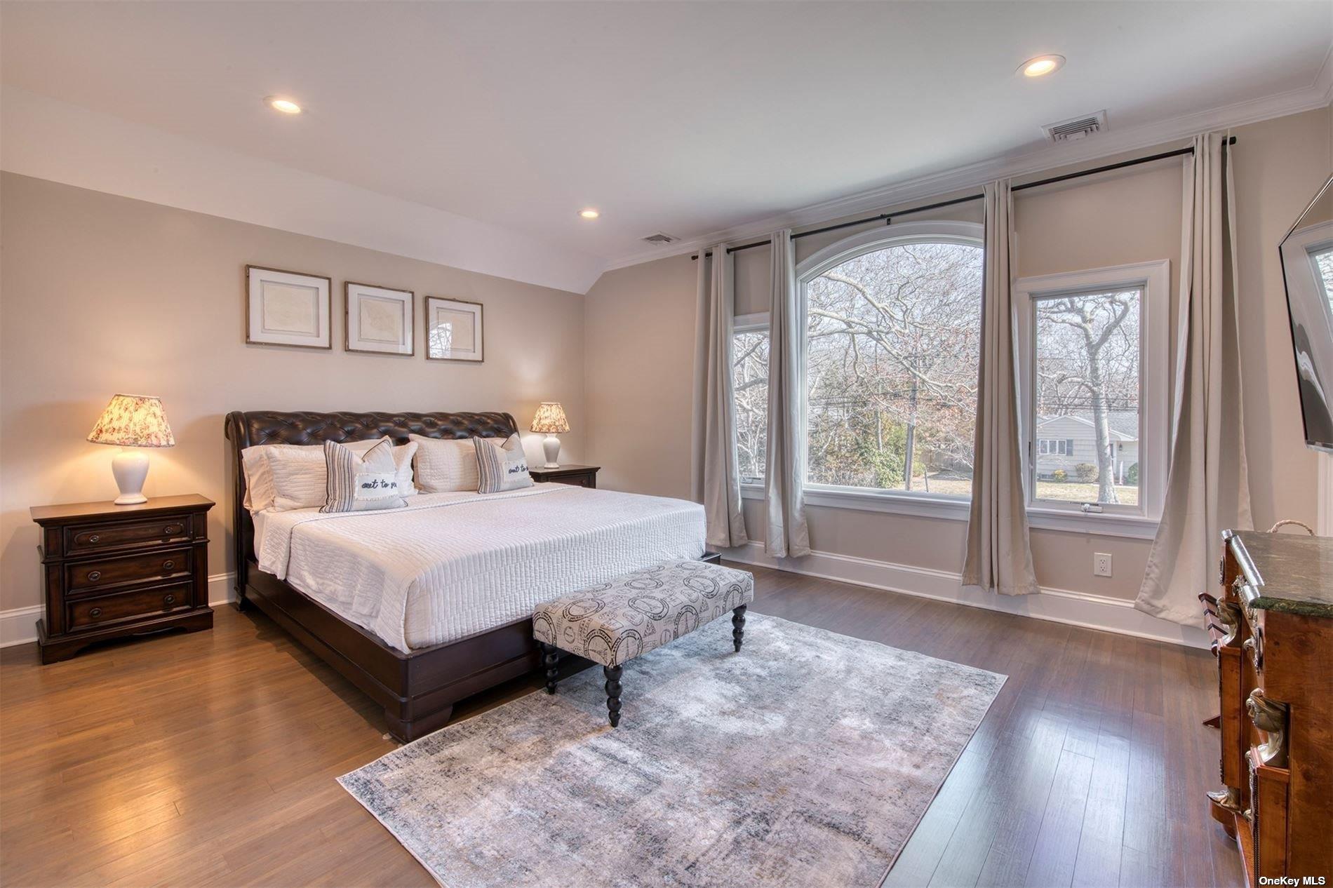 4 Landing Lane, East Quogue, NY 11942