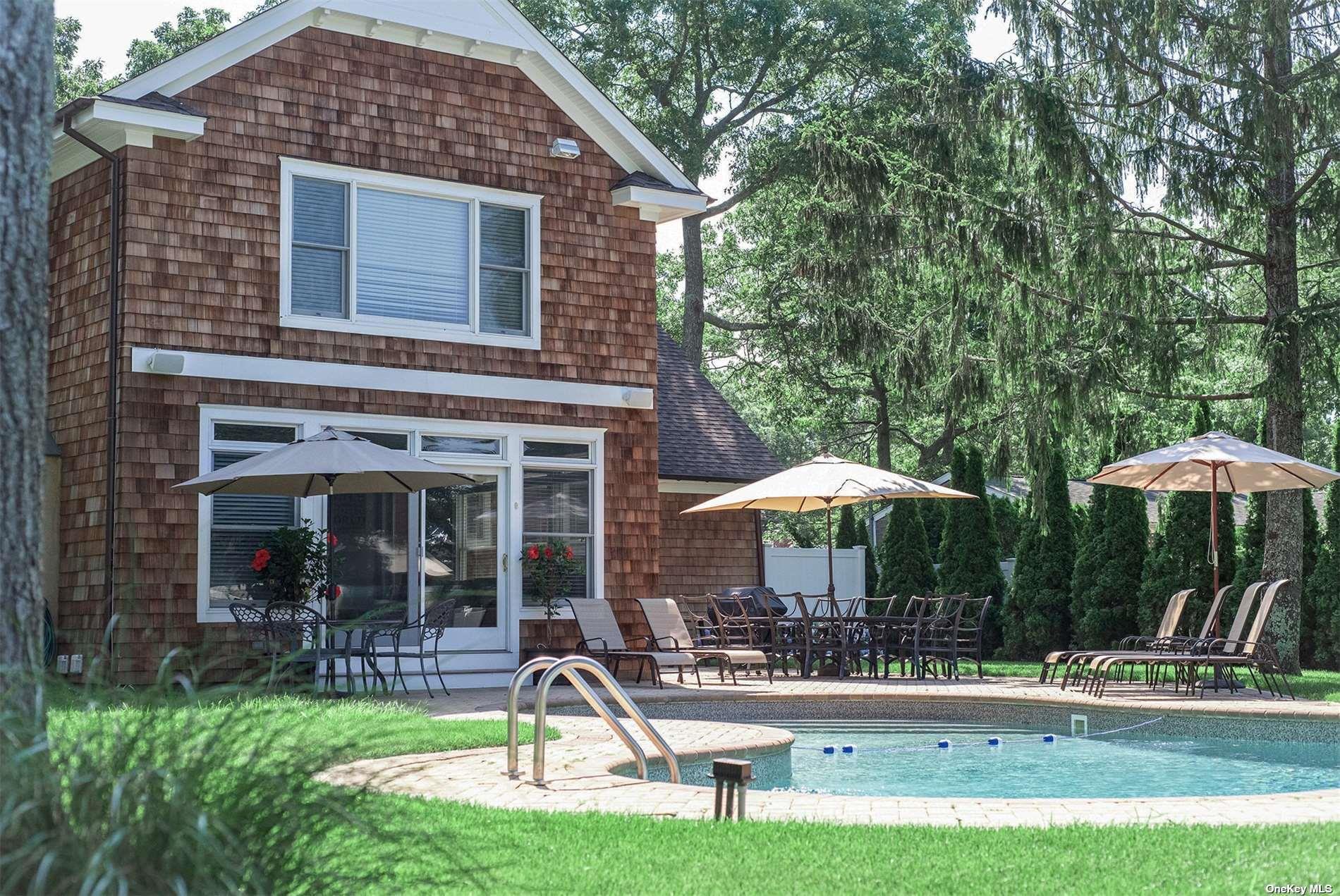 4 Landing Lane, East Quogue, NY 11942