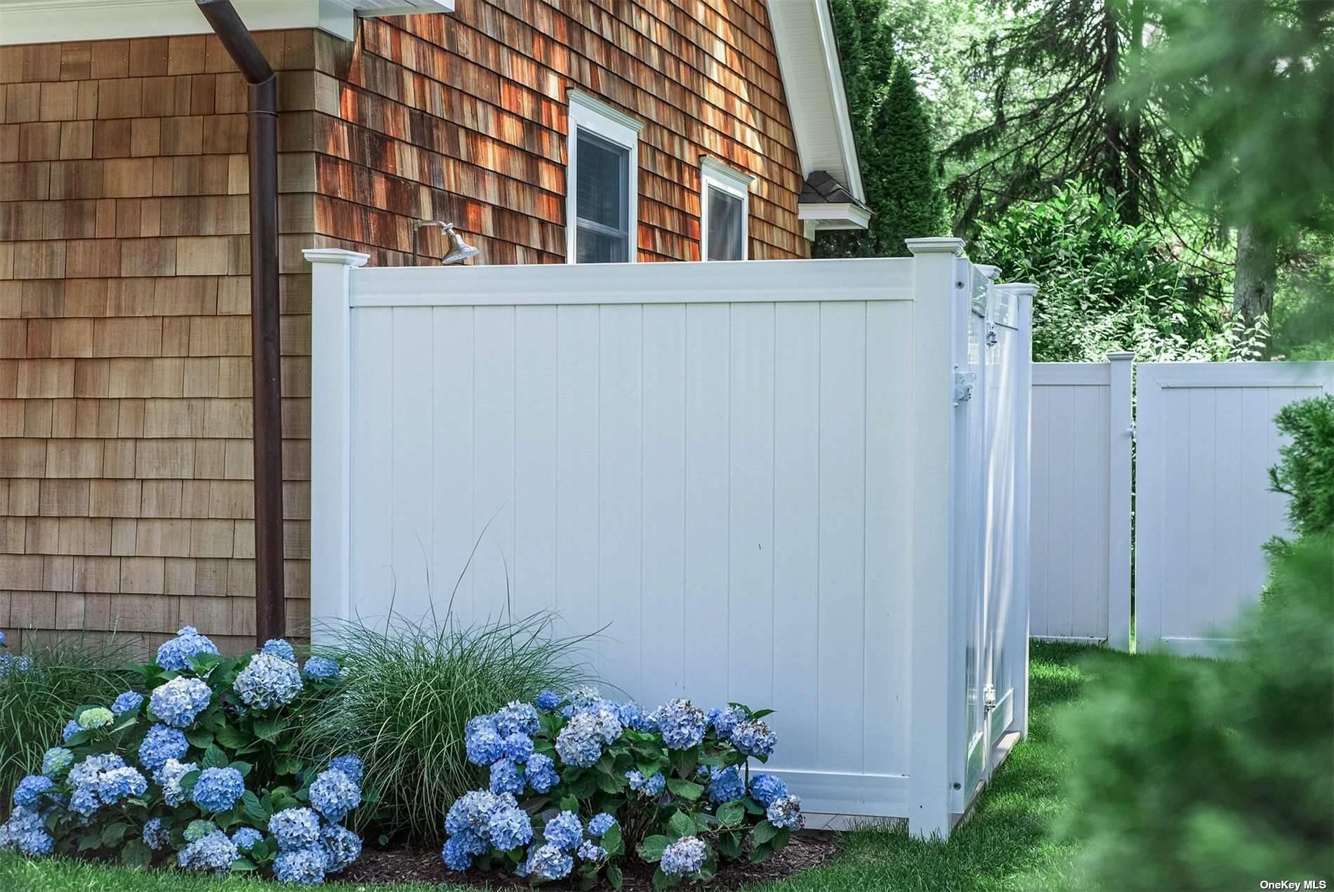 4 Landing Lane, East Quogue, NY 11942