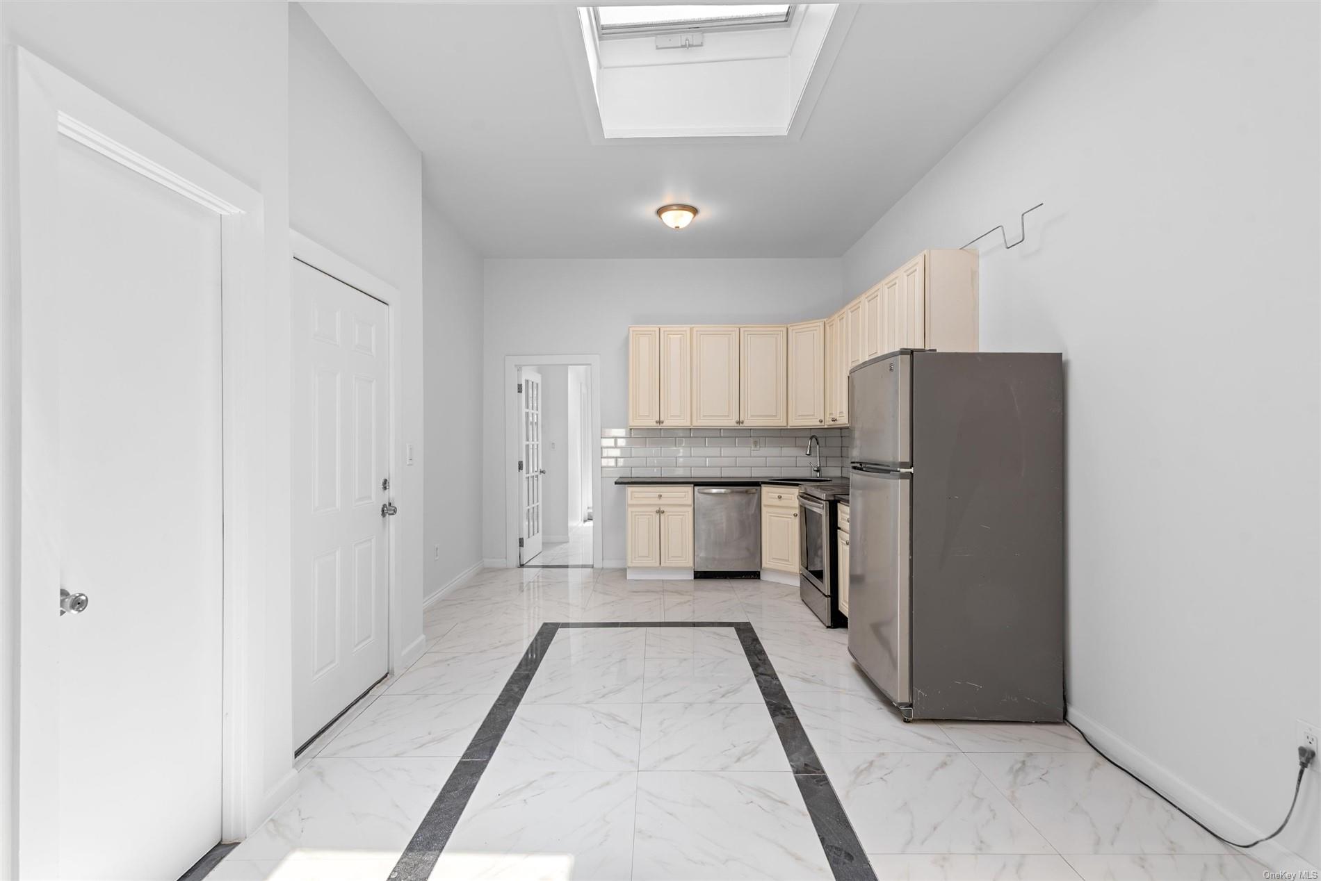 254A Saratoga Avenue, Brooklyn, NY 11233