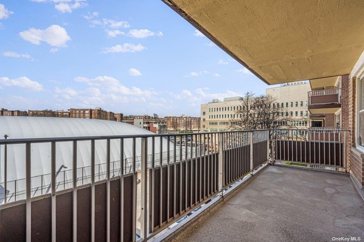 212-30 23rd Ave # 3G, Bayside, NY 11360