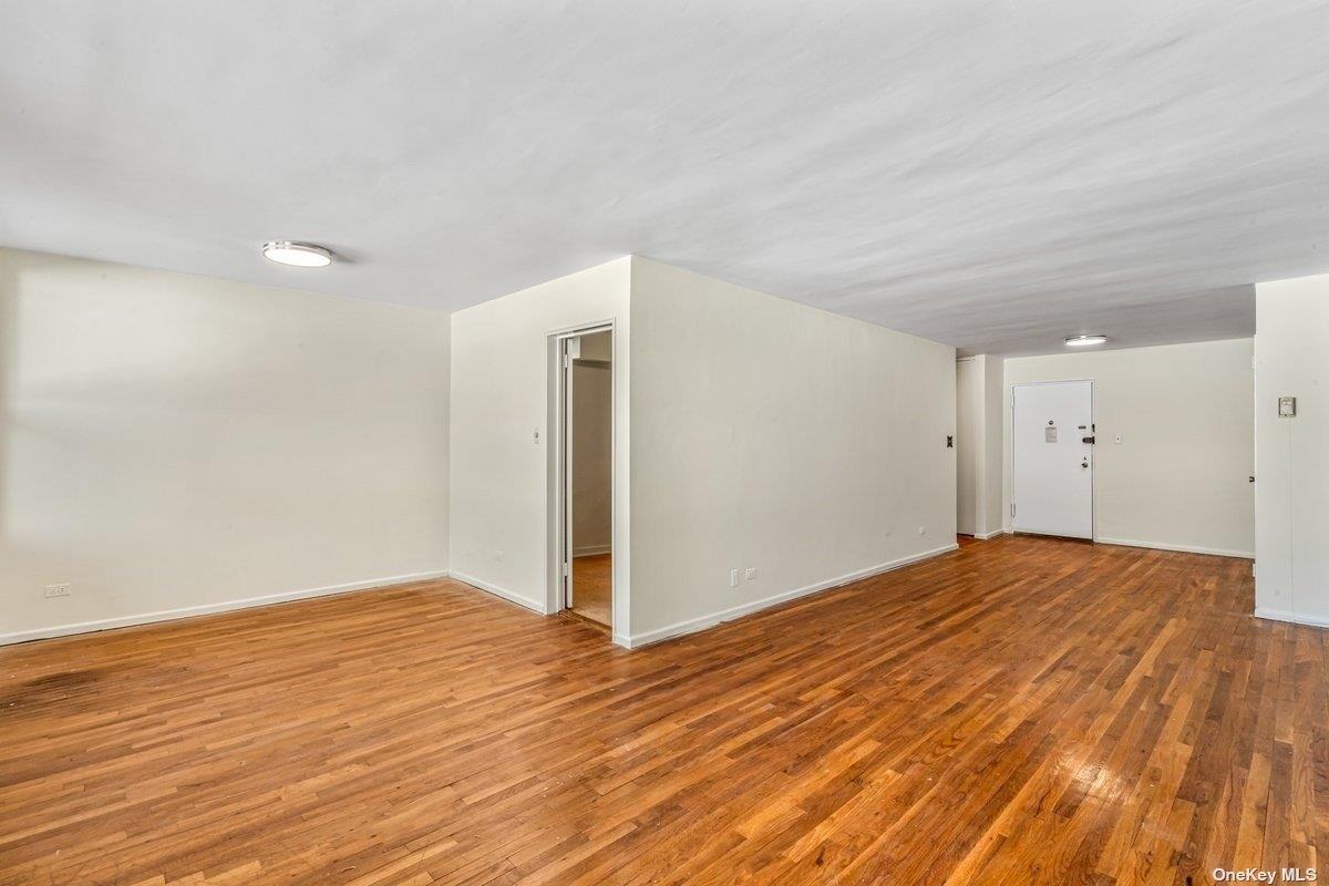 212-30 23rd Ave # 3G, Bayside, NY 11360