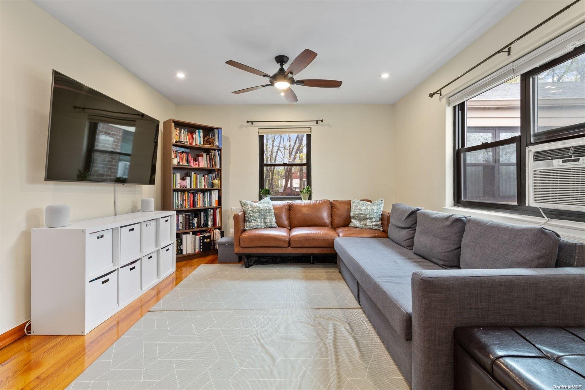 219-72 75th Avenue # UPPR, Bayside, NY 11364