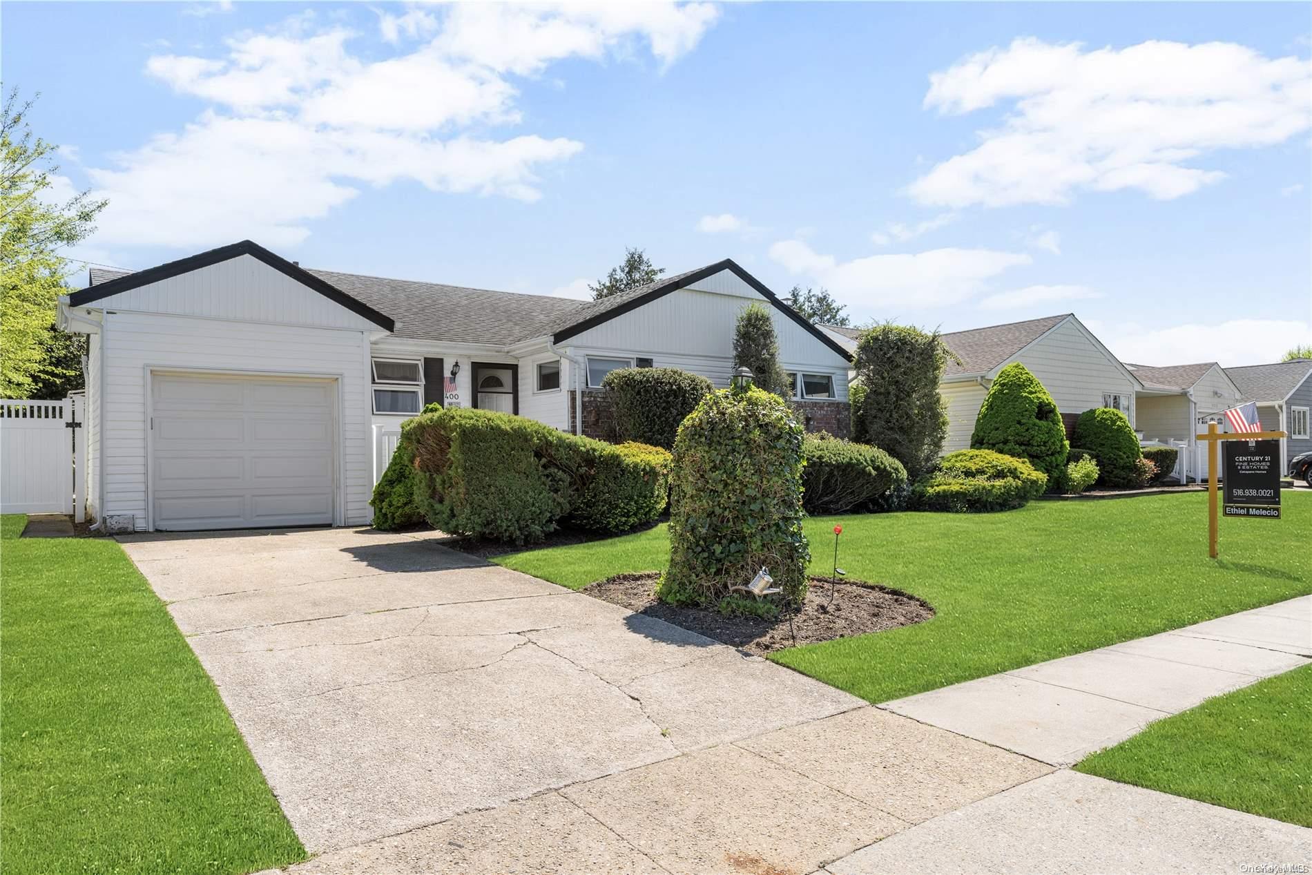 400 Briarwood Road, Massapequa, NY 11758