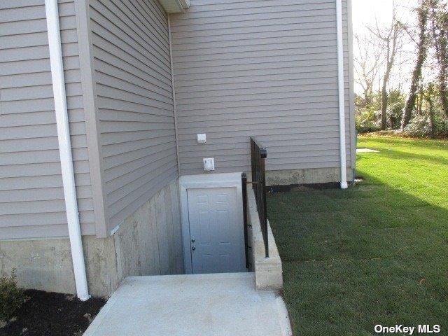 427 Macdonald Avenue, Bellport, NY 11713