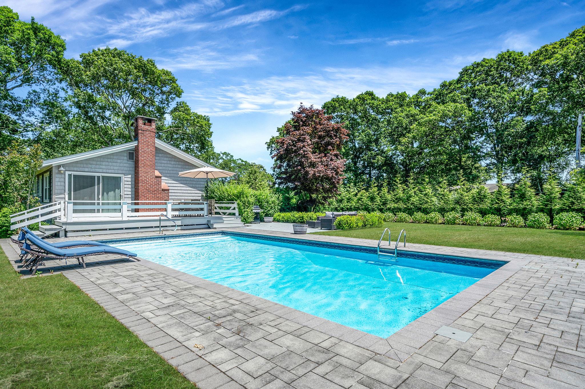 3 Crestview Drive, Remsenburg, NY 11960