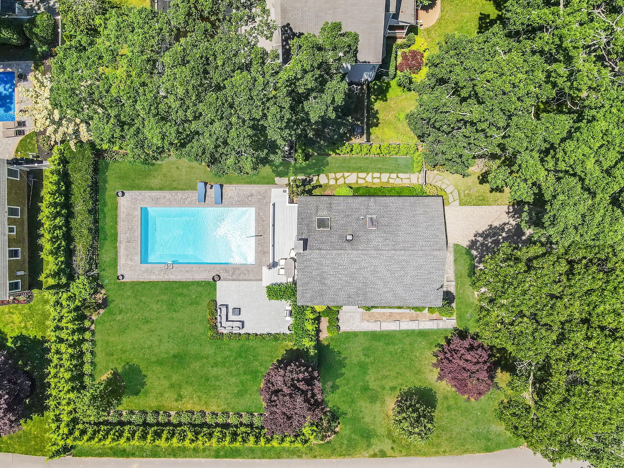 3 Crestview Drive, Remsenburg, NY 11960