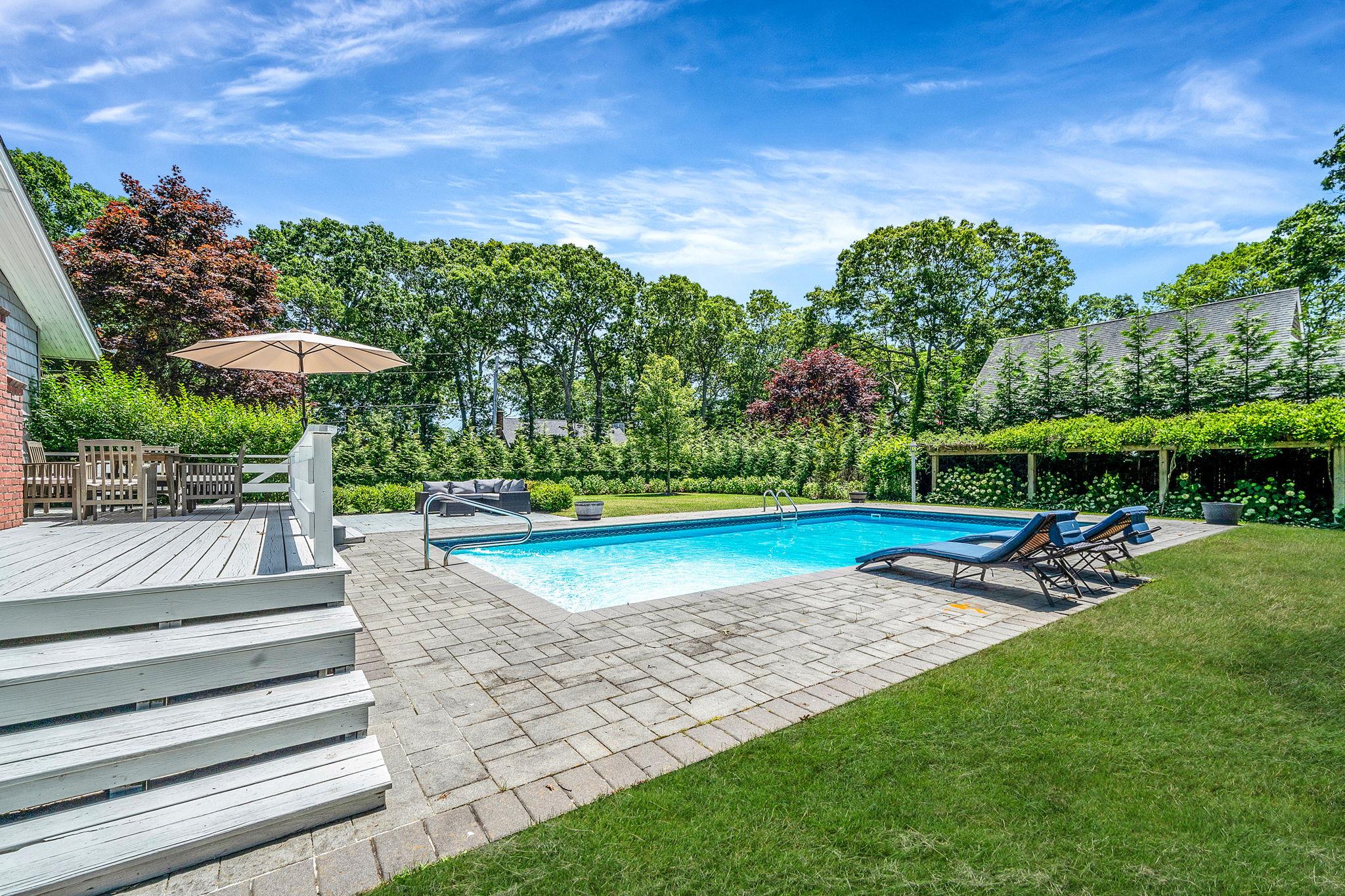 3 Crestview Drive, Remsenburg, NY 11960