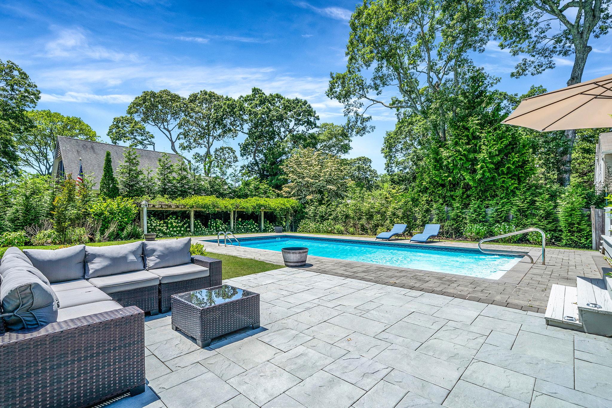 3 Crestview Drive, Remsenburg, NY 11960