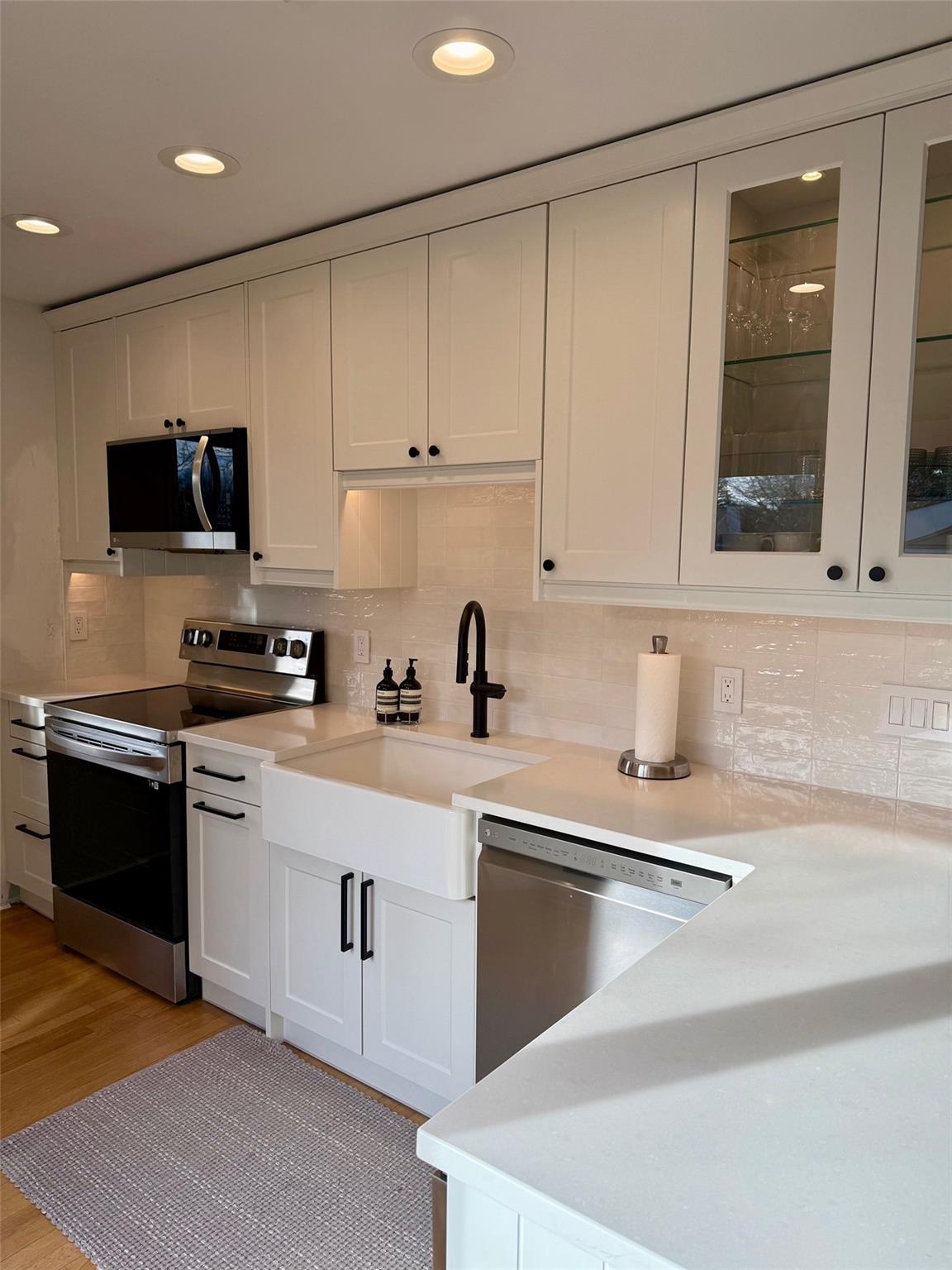 6 West End Avenue, East Quogue, NY 11942