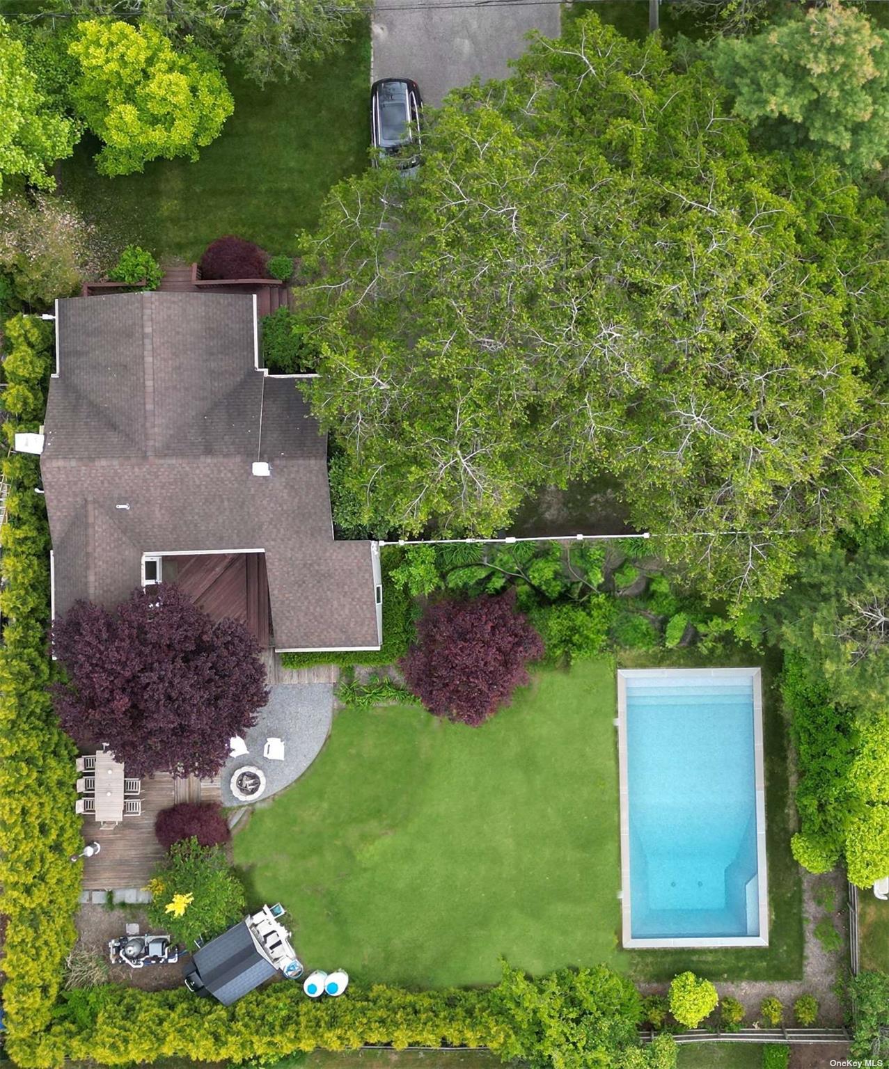 6 West End Avenue, East Quogue, NY 11942