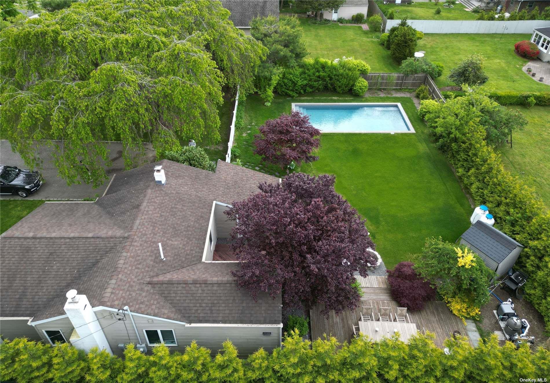 6 West End Avenue, East Quogue, NY 11942