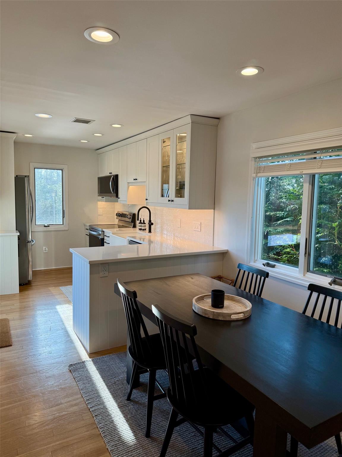 6 West End Avenue, East Quogue, NY 11942