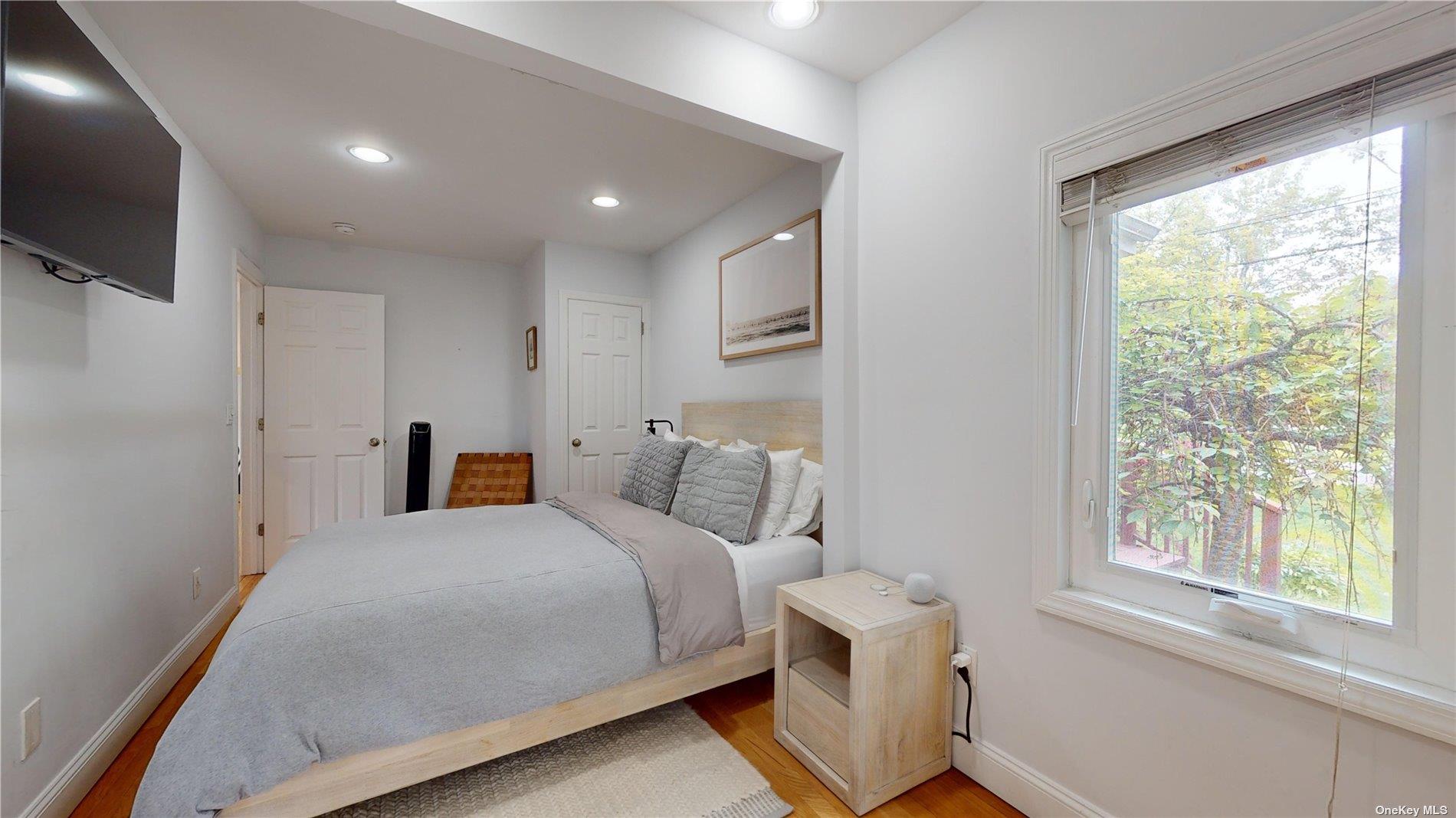 6 West End Avenue, East Quogue, NY 11942