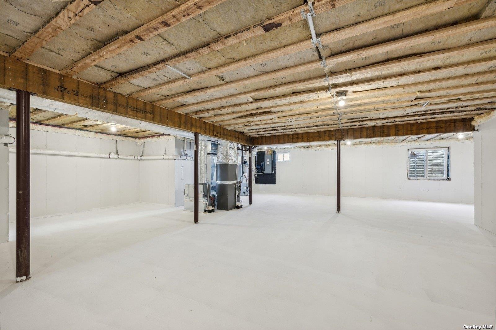 910 Glenn Road, Southold, NY 11971