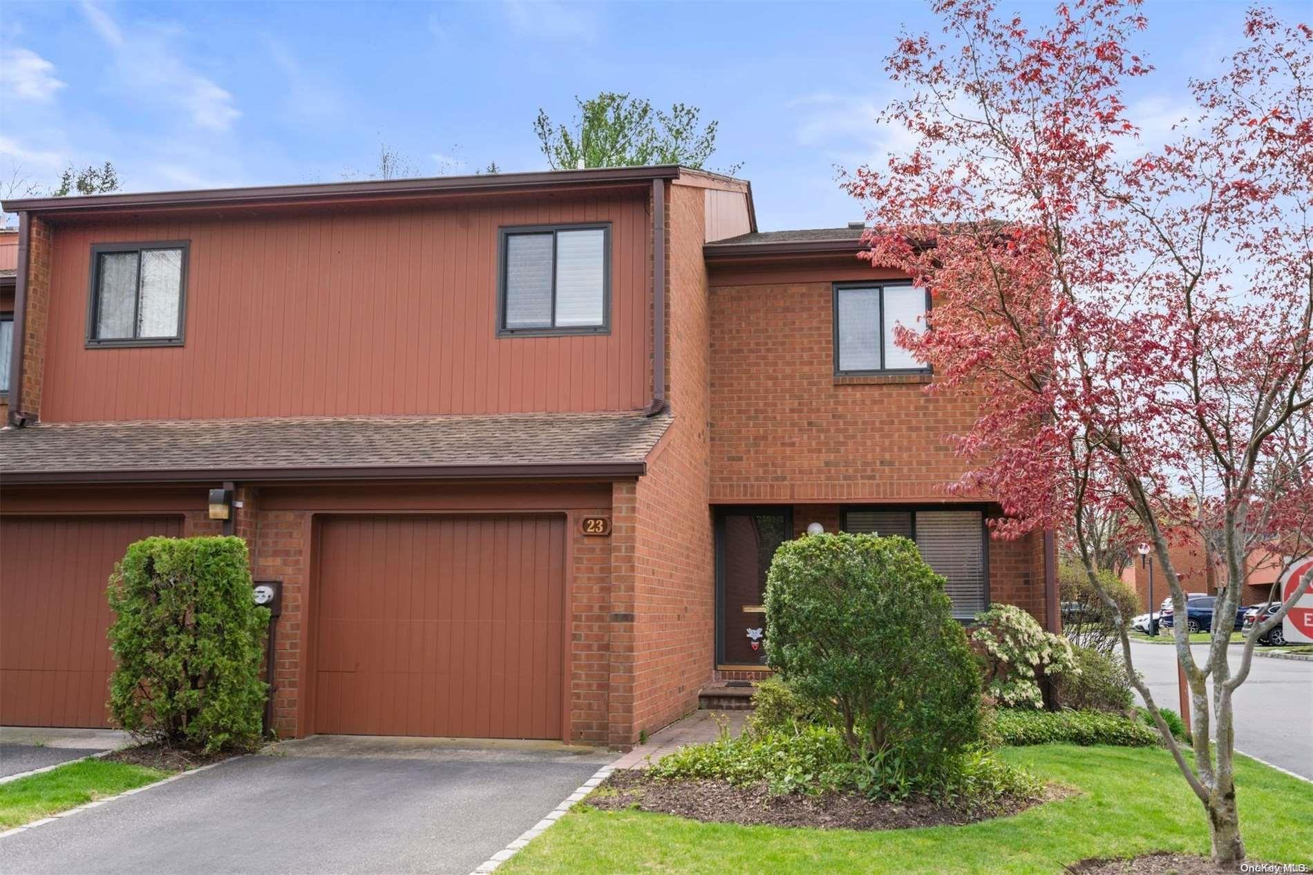 23 Cricket Club Drive # 23, Roslyn, NY 11576