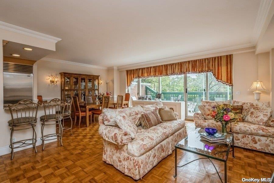 111 Cherry Valley Avenue # M26, Garden City, NY 11530