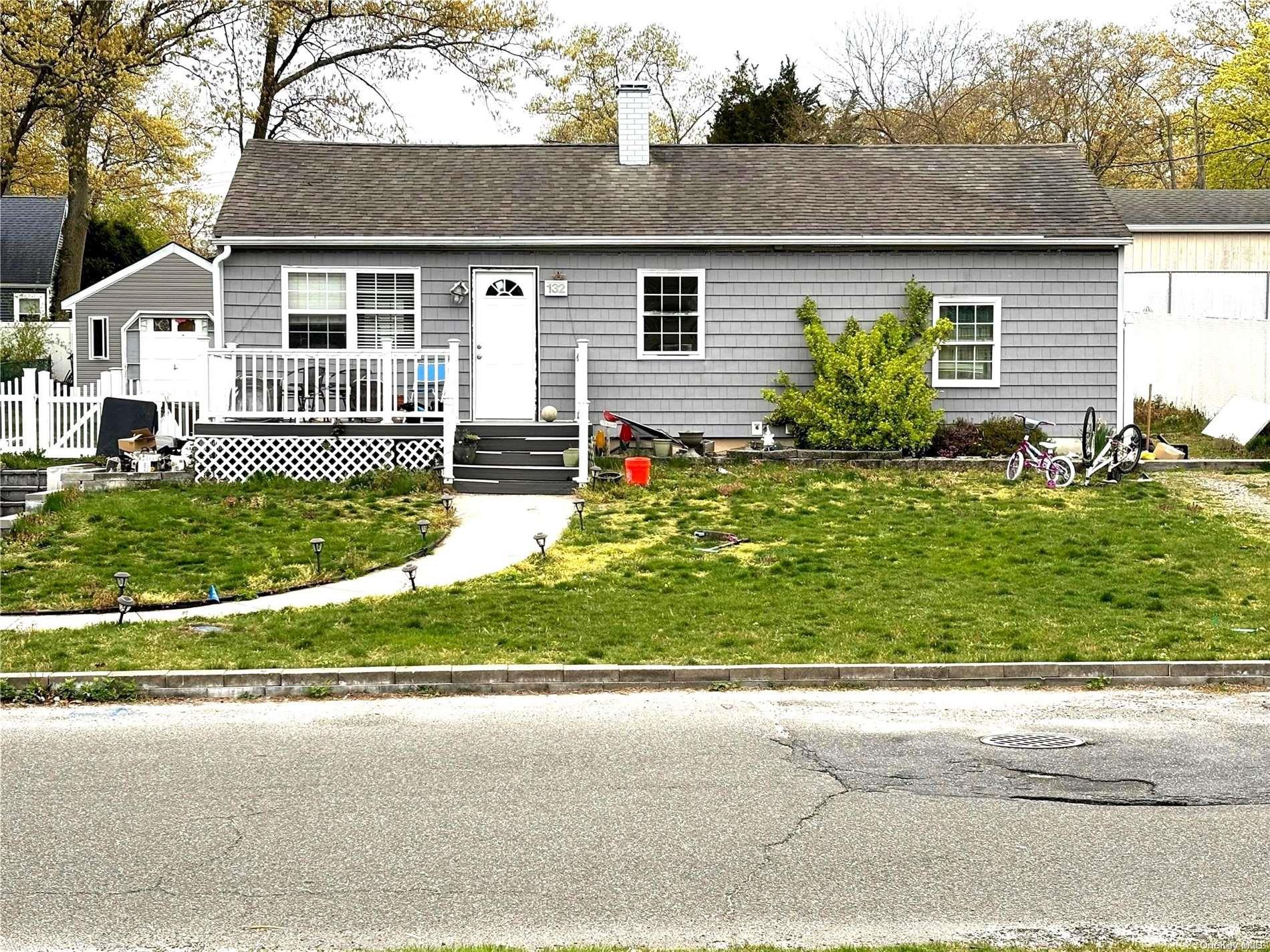 132 Pleasure Avenue, Ronkonkoma, NY 11779