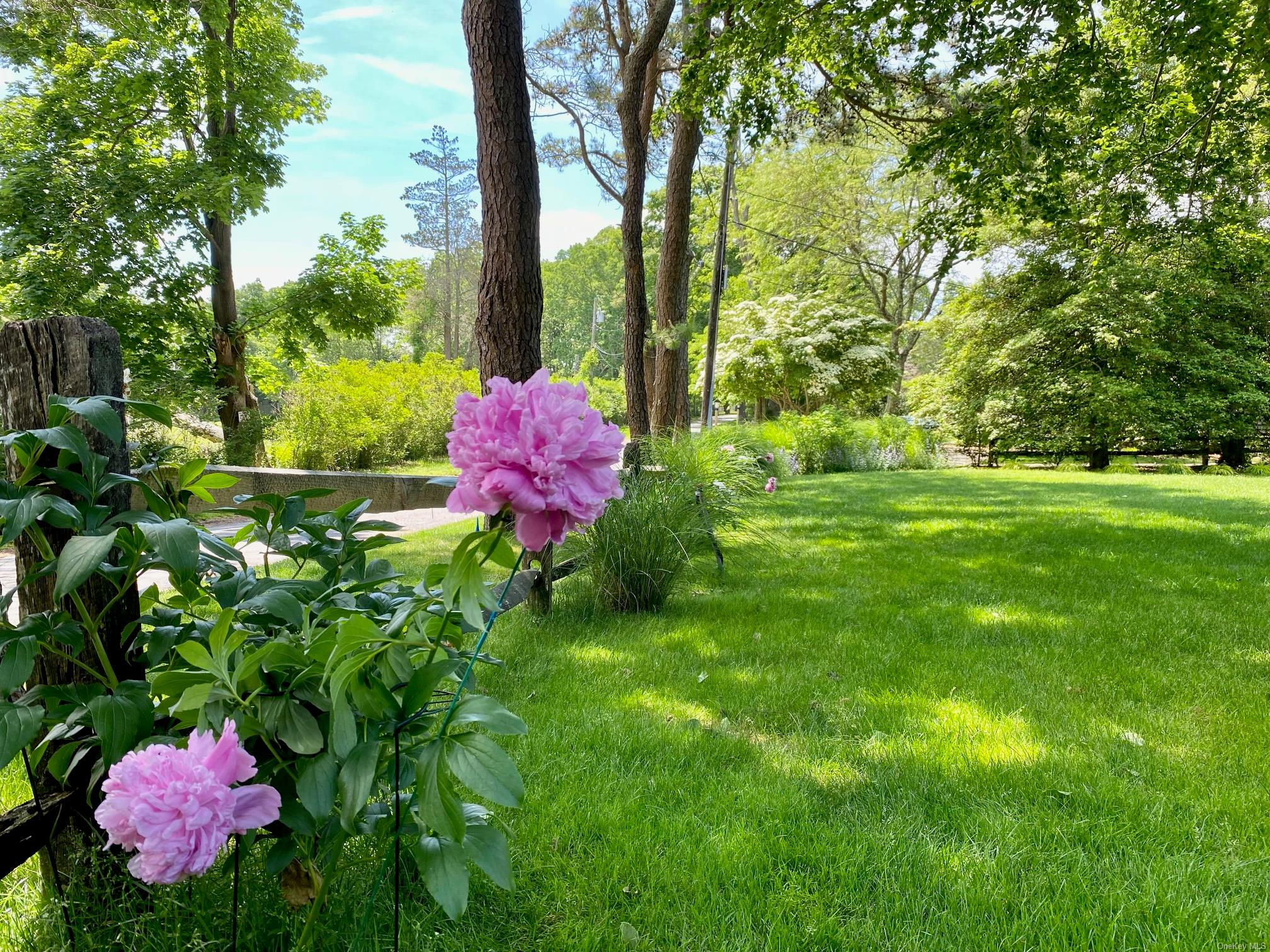 17 Woodbridge Lane, Westhampton Beach, NY 11978