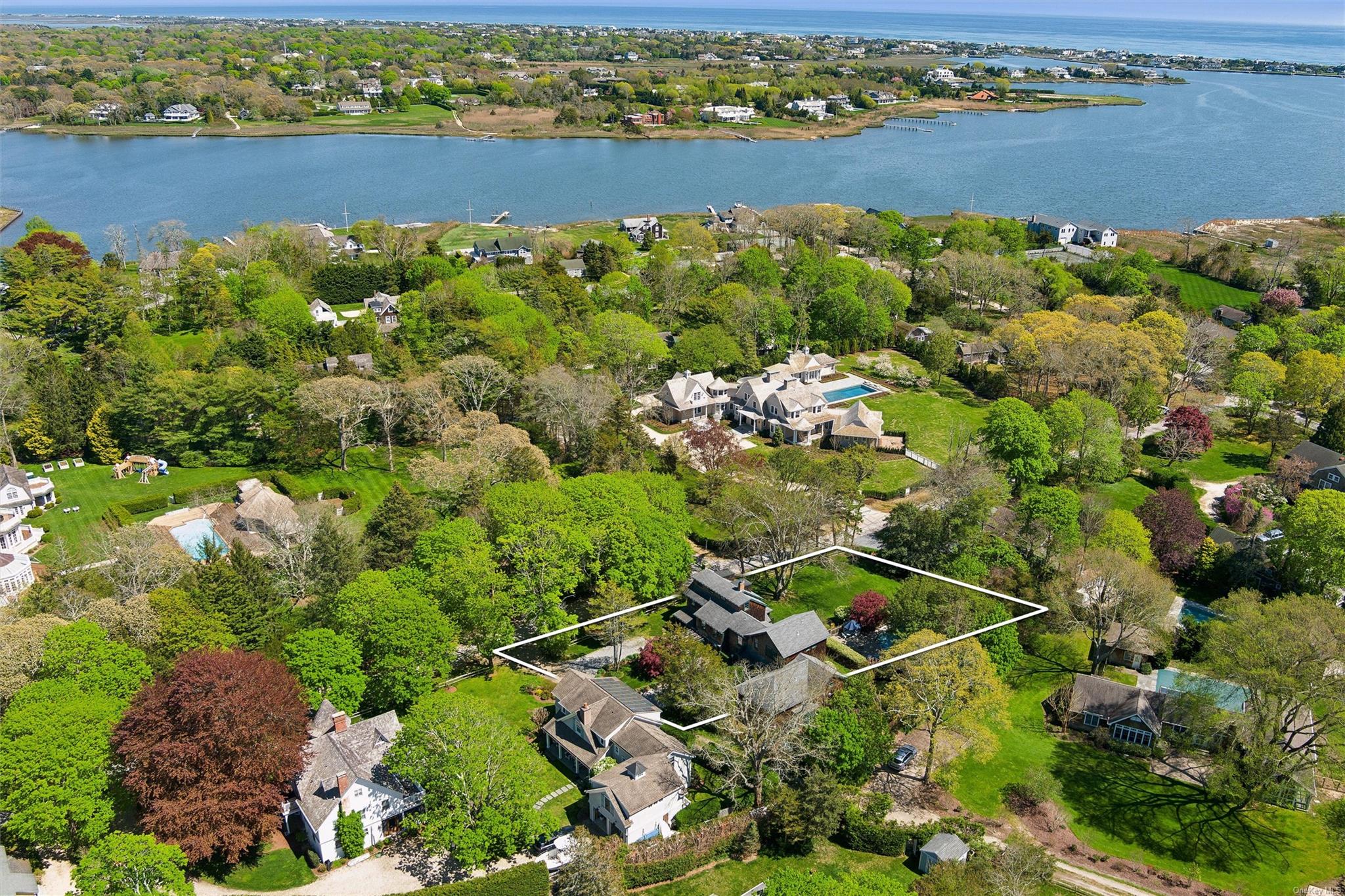 17 Woodbridge Lane, Westhampton Beach, NY 11978