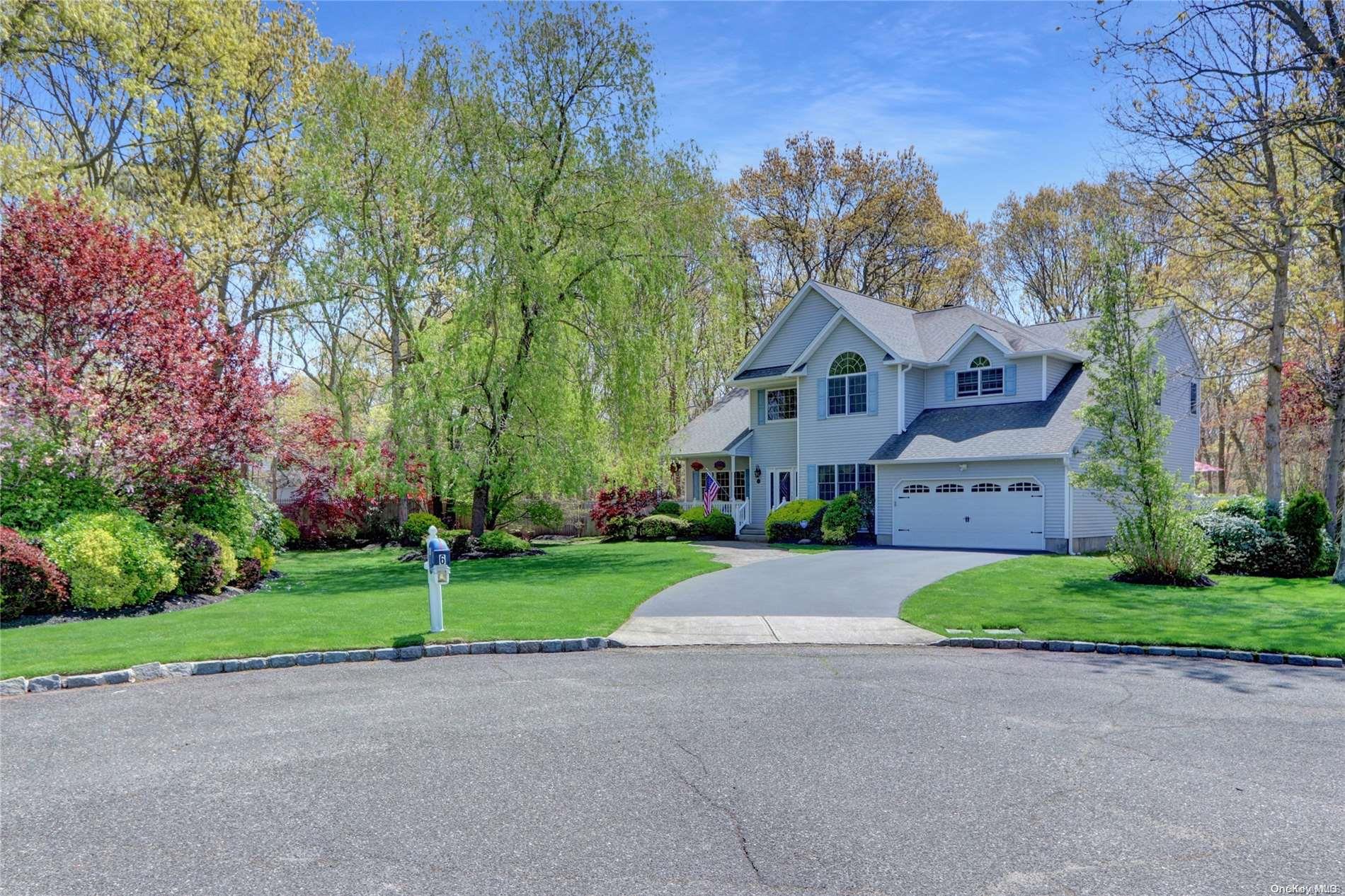 6 Massachusetts Avenue, Port Jefferson Station, NY 11776