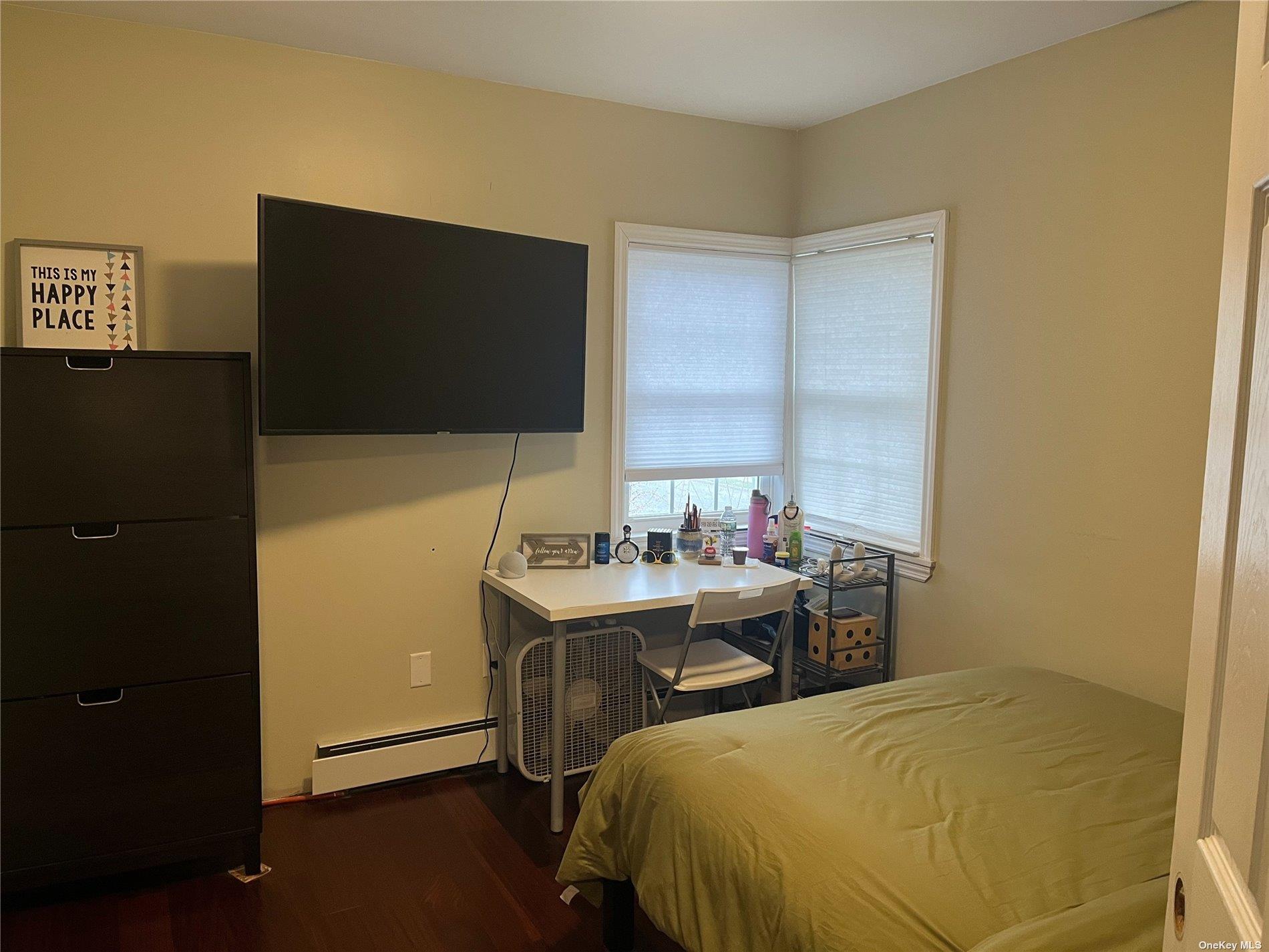 1 Woodpecker Lane, Levittown, NY 11756